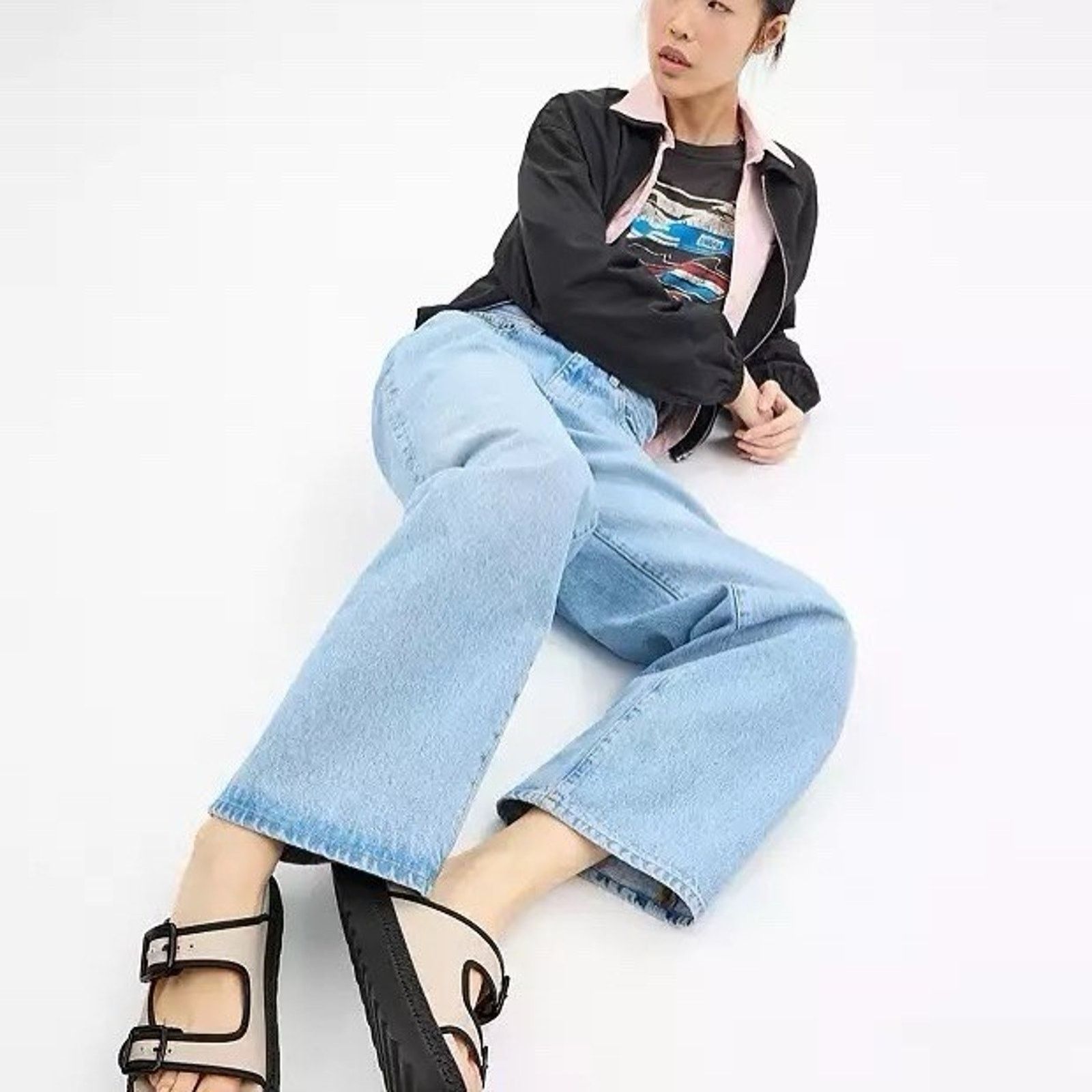 Coach NWT Coach Women’s Lainey Sandal CR875 Chalk & Black US 7 Size US 7 / IT 37 - 8 Thumbnail