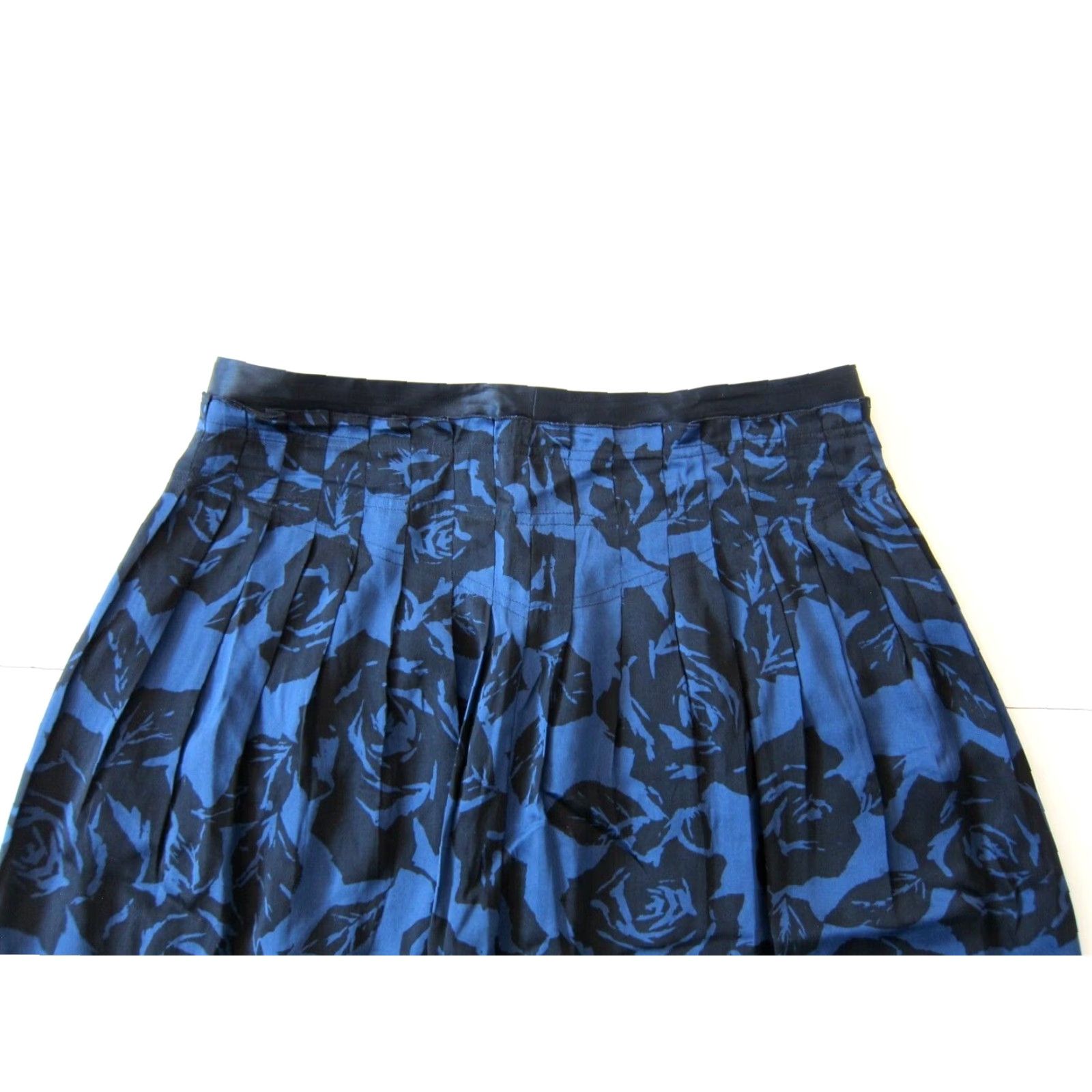 Vintage S5A 100% Silk Black Blue Floral Rose A-Line Pleated Skirt Women Size 8 Size 30" / US 8 / IT 44 - 5 Thumbnail