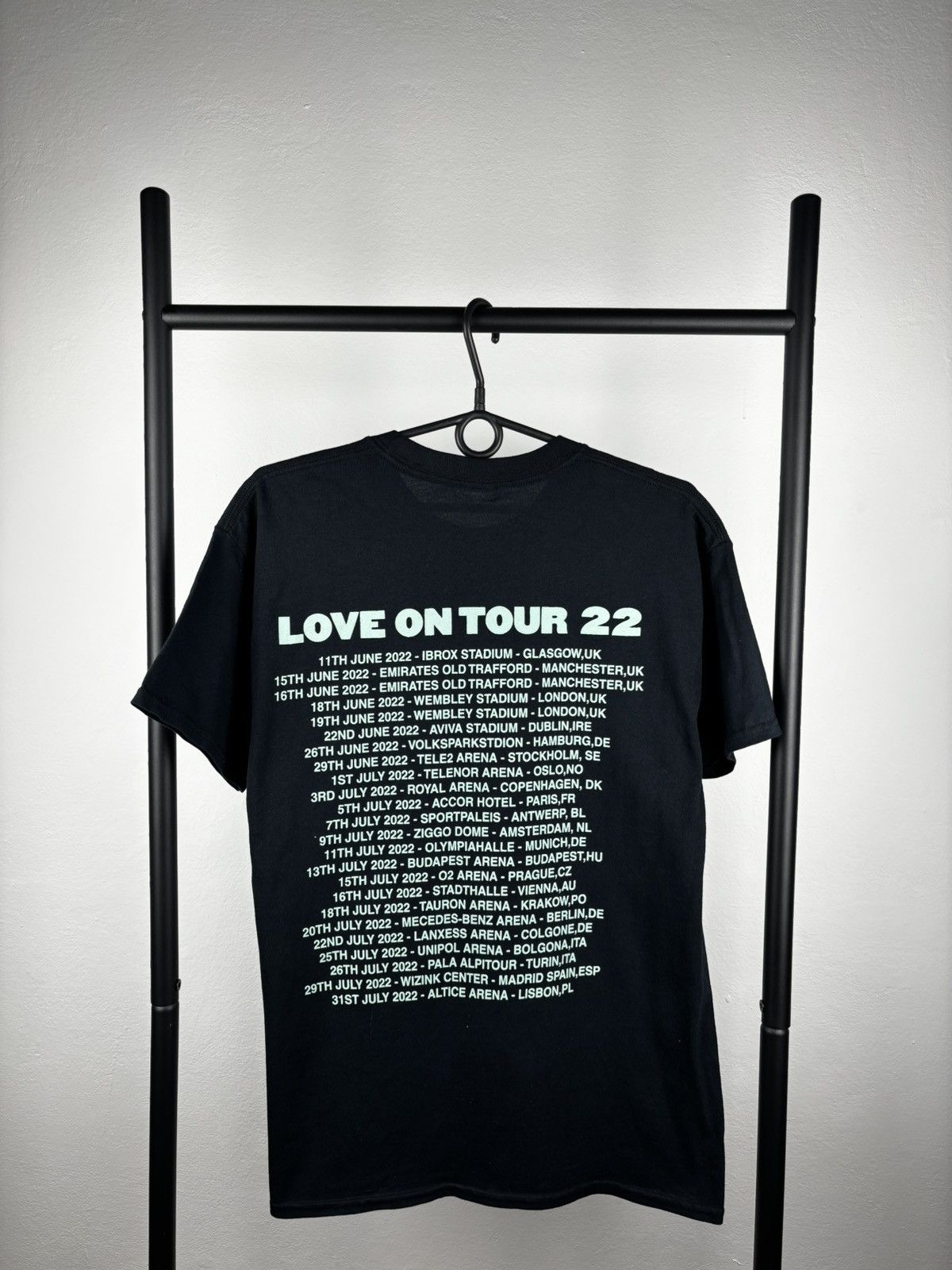 Band Tees Harry Styles Tour 22 t shirt size M Size US M / EU 48-50 / 2 - 3 Thumbnail