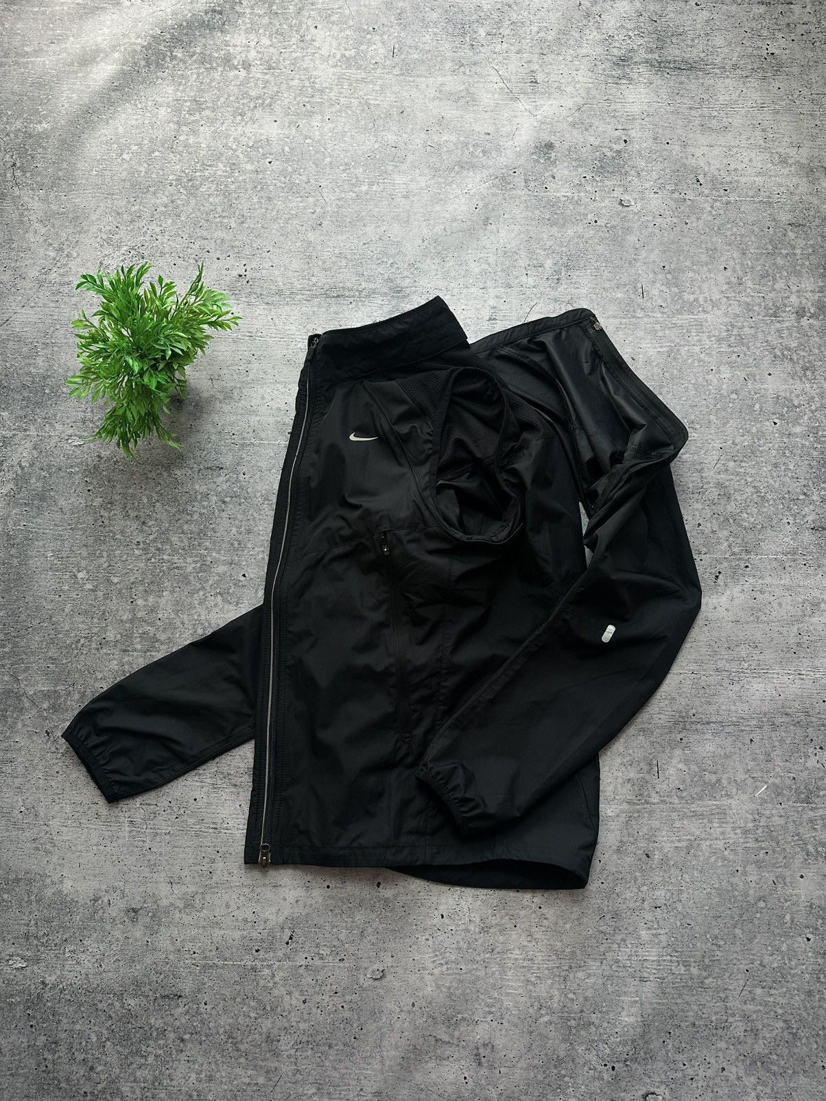 Vintage Vintage Nike Tennis Court Transformer Run 2 in 1 Y2K Jacket Size US M / EU 48-50 / 2 - 1 Thumbnail