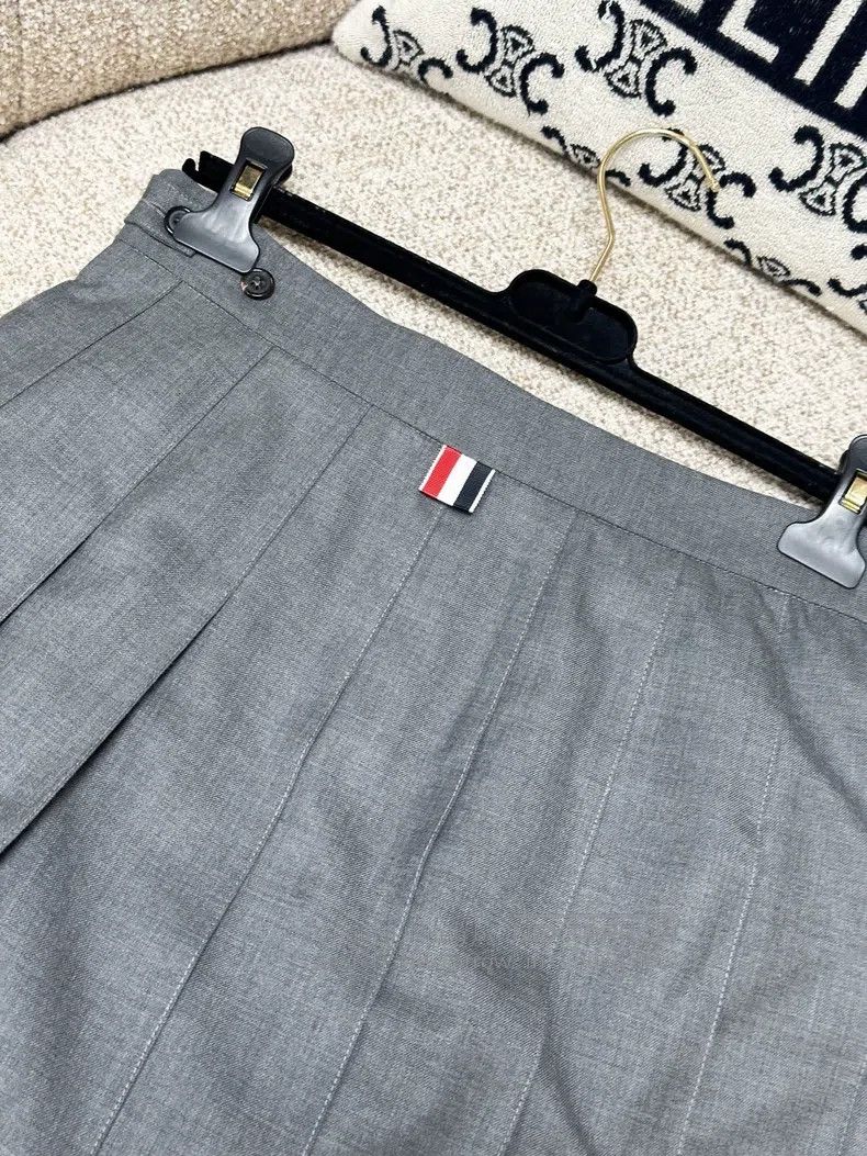 Thom Browne Thom Browne Gray Pleated Skirt Size 27" / US 4 / IT 40 - 3 Thumbnail