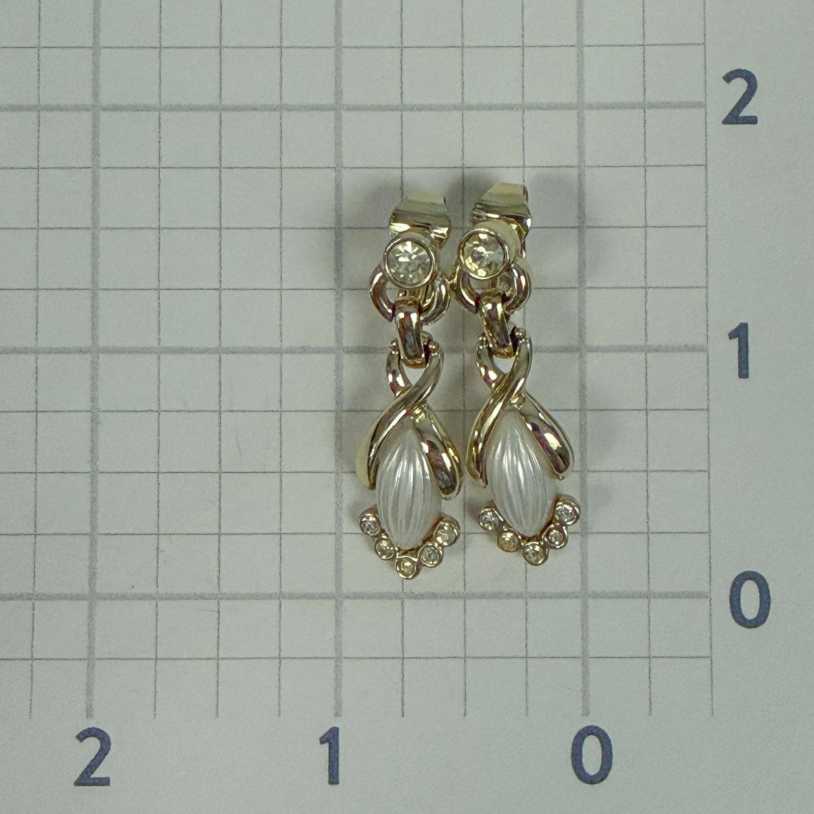 Vintage VTG 1958 Sarah Coventry My Fair Lady Thermoset Jewelry Set Size ONE SIZE - 19 Thumbnail