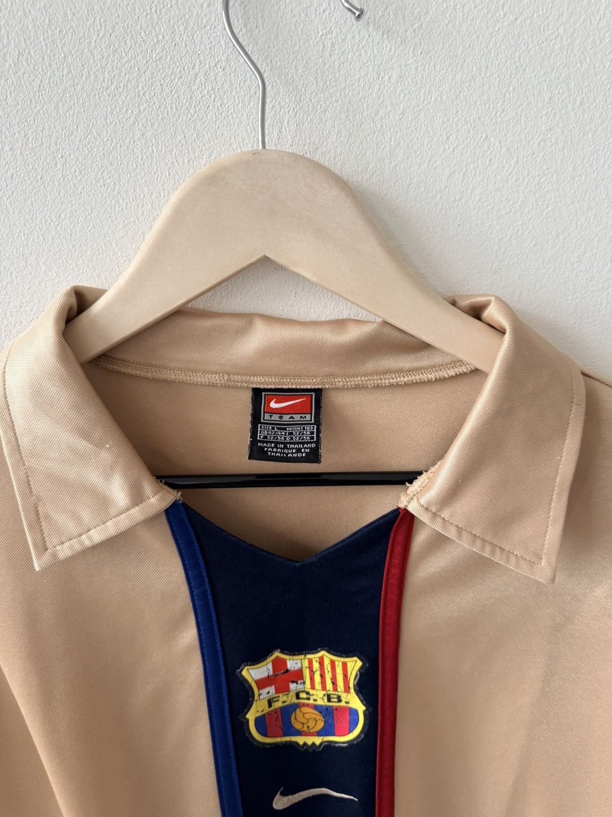 Nike Nike Team Vintage 2001 Barcelona Away Gold Soccer Jersey Size US L / EU 52-54 / 3 - 10 Thumbnail