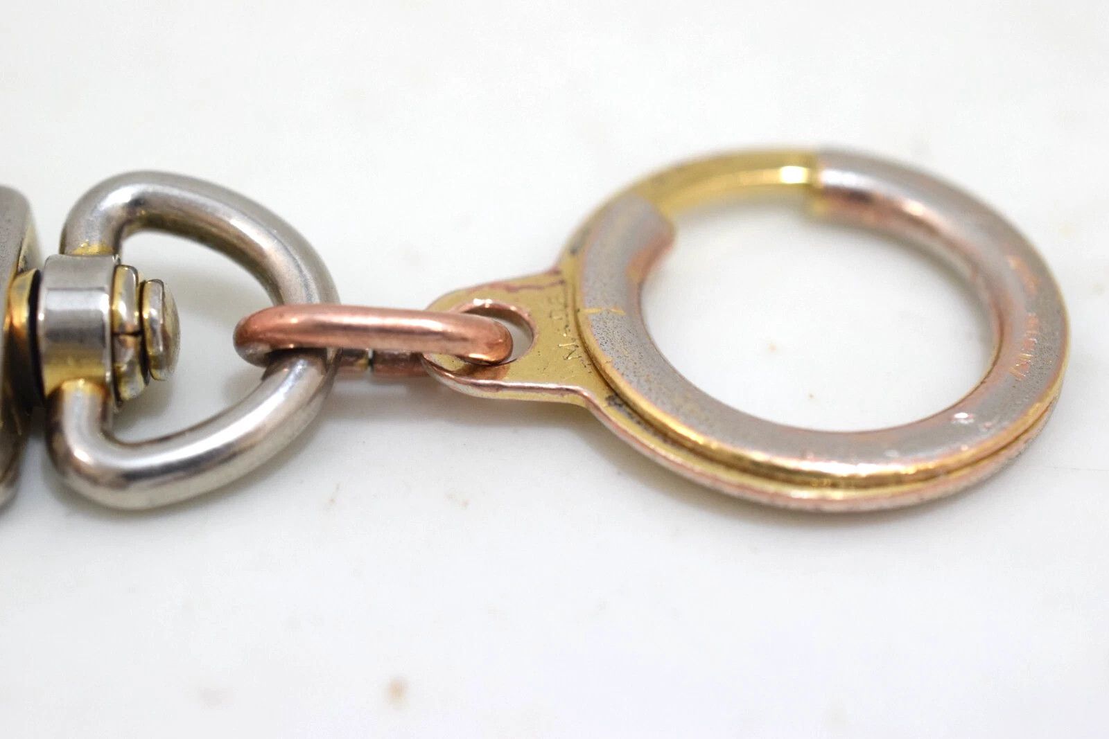 Louis Vuitton Louis Vuitton Anokre Key Chain Gold Metal M62694 Size ONE SIZE - 7 Thumbnail