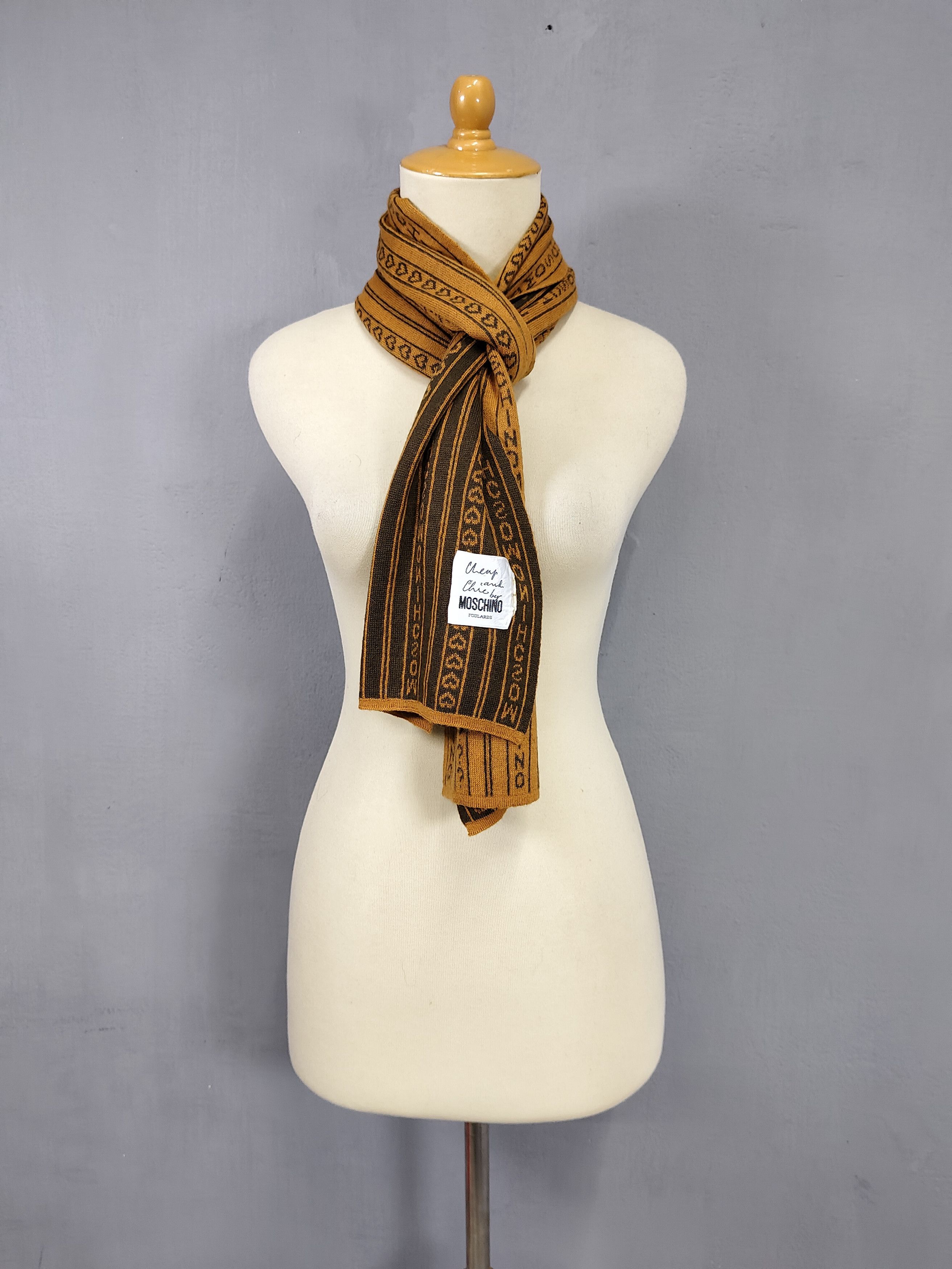 Moschino 2000s Moschino- Typography Logo Pattern Mustard Knit Scarf Size ONE SIZE - 5 Thumbnail