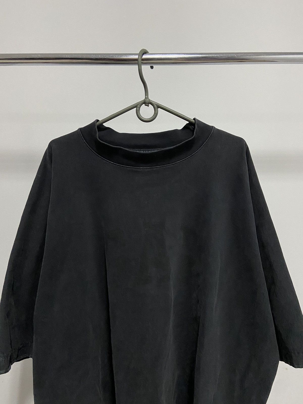 Balenciaga × Gap × Yeezy Yeezy Gap Balenciaga double layer dove No Seam Cropped Tee Size US L / EU 52-54 / 3 - 4 Thumbnail
