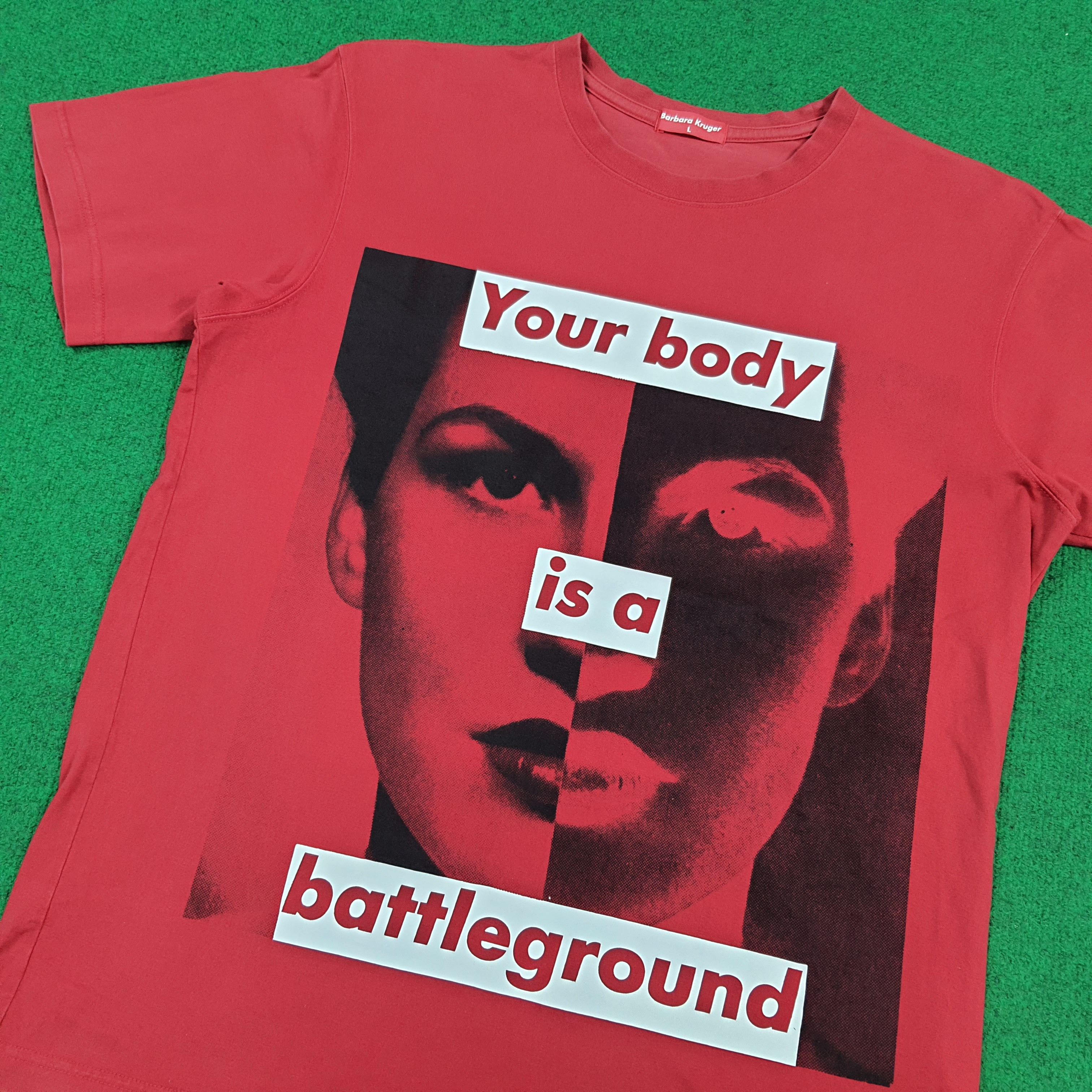 Barbara Kruger Vintage Barbara Kruger Designer Graphic Tees C301N76 Size US M / EU 48-50 / 2 - 2 Thumbnail