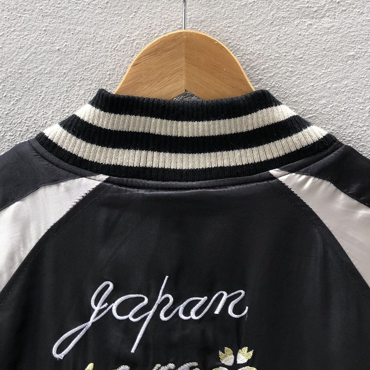 Japanese Brand Japanese Brand Embroidery Koi Satin Sukajan Jacket Size US L / EU 52-54 / 3 - 6 Thumbnail