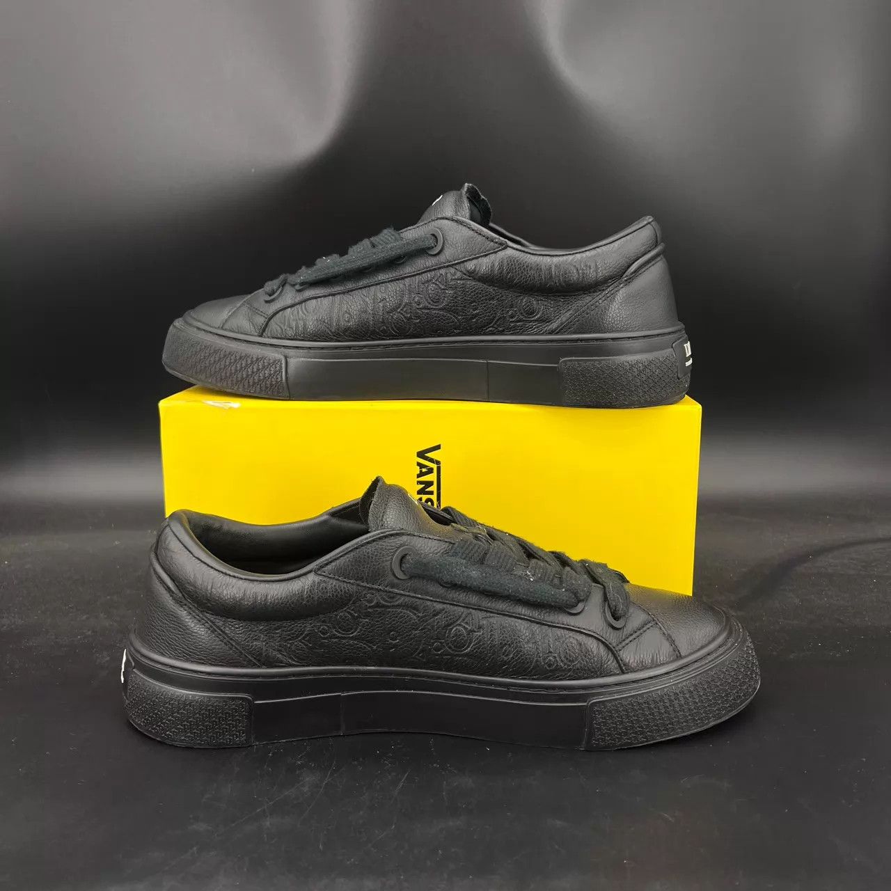 Dior Dior B33 Black Embossed 46 (Box, Soles Taped, Worn) Size US 13 / EU 46 - 2 Thumbnail