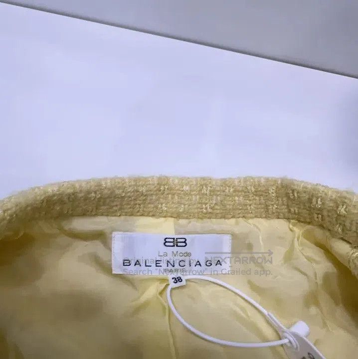 Balenciaga Balenciaga Stylish Minimalist Casual Jacket in Yellow. Size US M / EU 48-50 / 2 - 6 Thumbnail