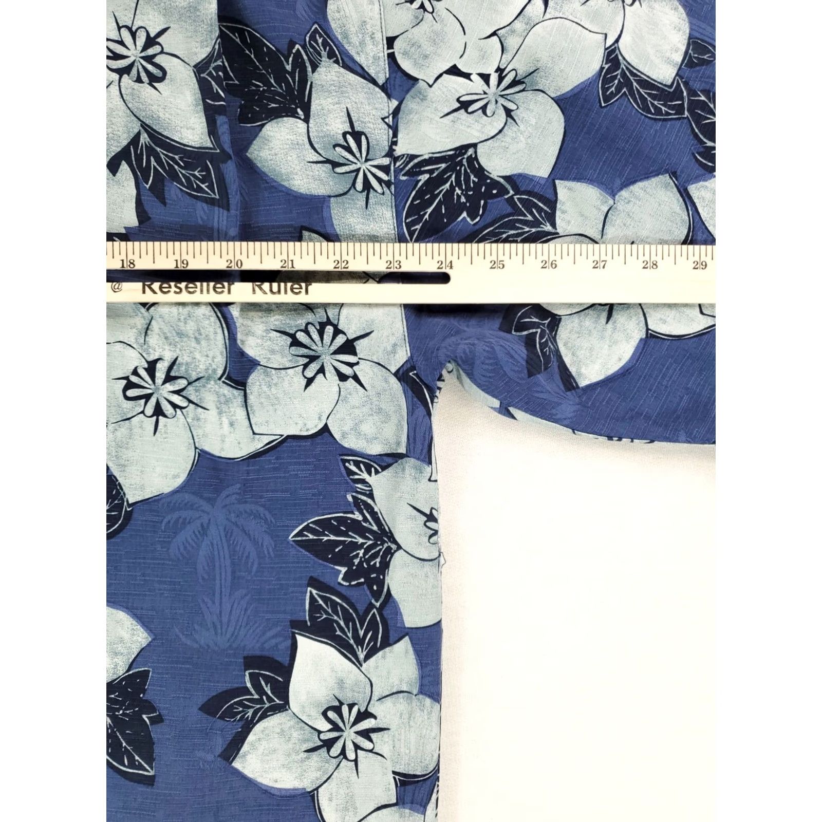 Tommy Bahama Tommy Bahama Shirt Mens L Silk Hawaiian Blue Floral Short Sleeve Button-Up 100% Silk Hawaiian Theme Size US L / EU 52-54 / 3 - 7 Thumbnail