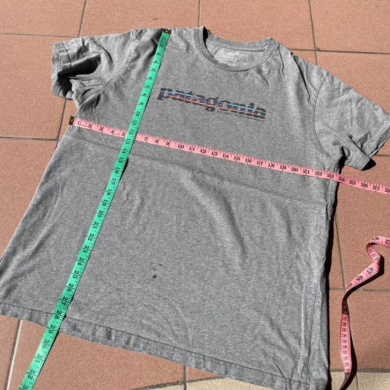 Patagonia PATAGONIA SPELL OUT OUTDOOR TSHIRT Size US XXL / EU 58 / 5 - 3 Thumbnail