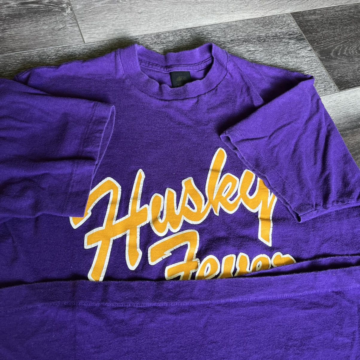Vintage Vintage 80s Medallion University Washington Husky Fever Tee Size US M / EU 48-50 / 2 - 3 Thumbnail