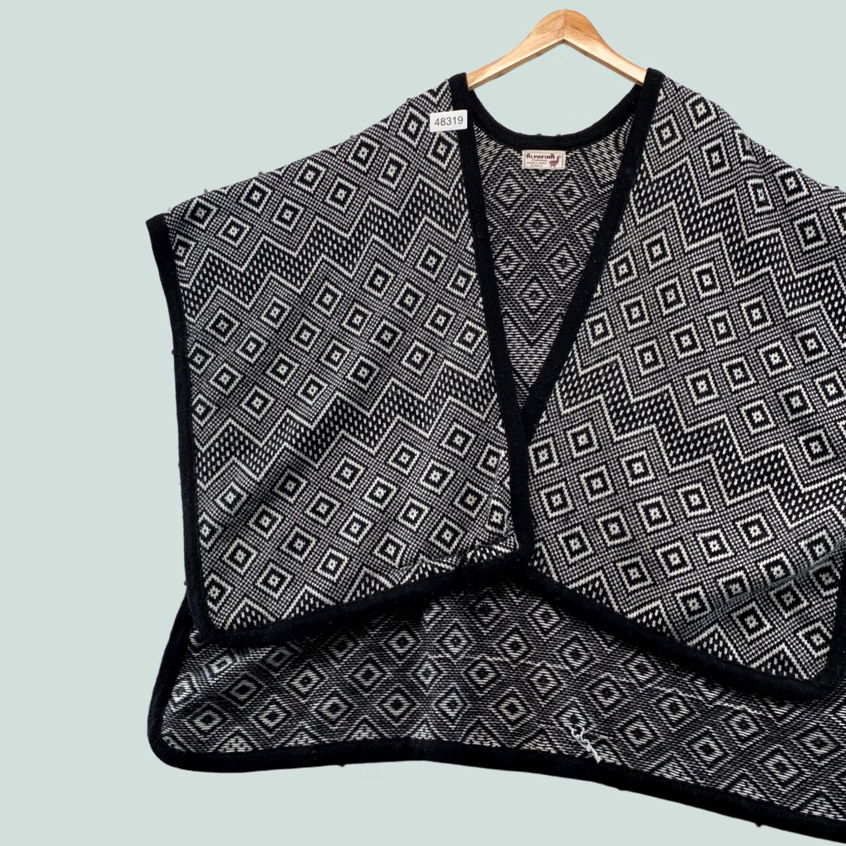 Vintage VINTAGE Alpafina Cusco Peru Alpaca Wool Poncho Geometric Diamond Knit Black White Wrap Size ONE SIZE - 1 Thumbnail
