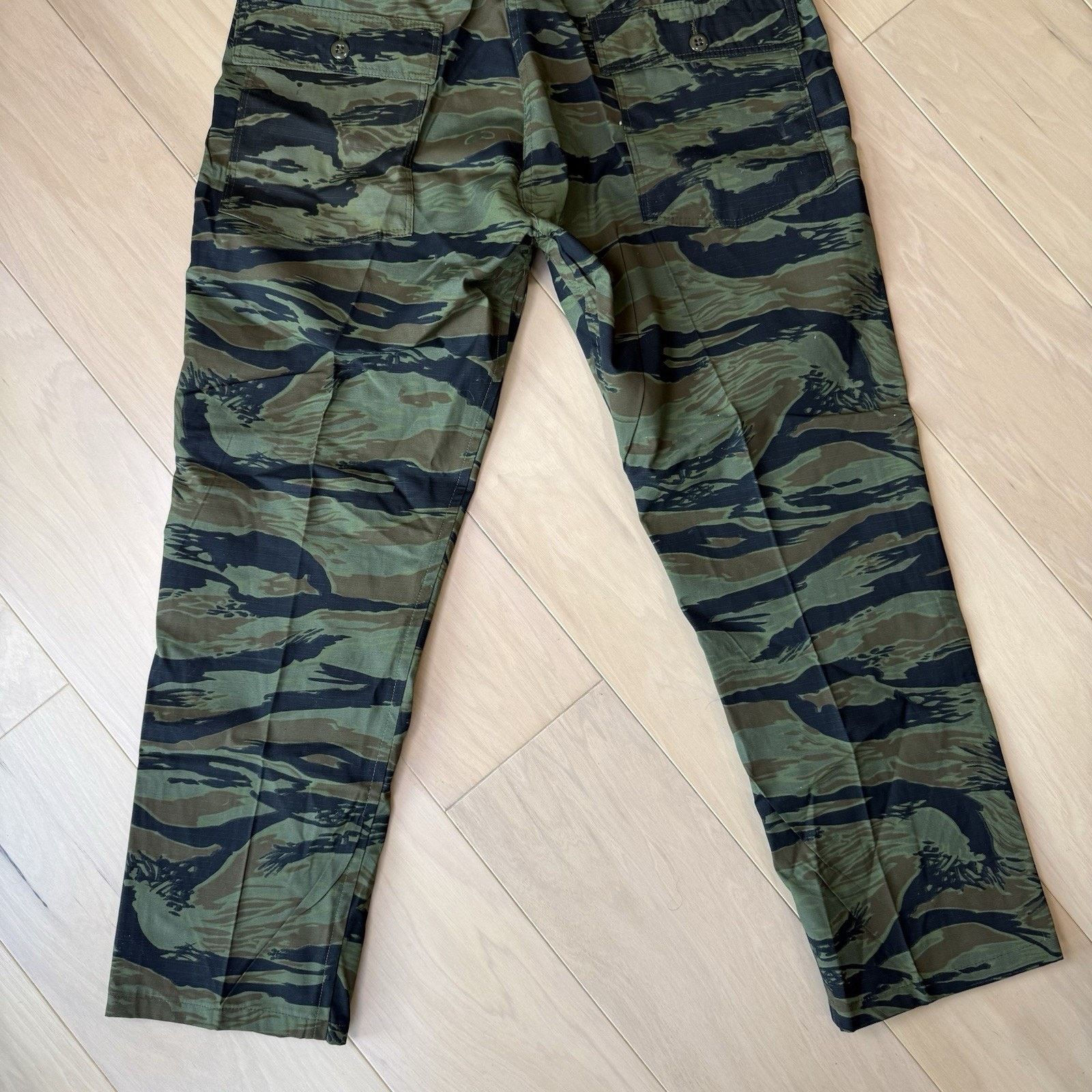 Other Vintage Military Tiger Stripe Pants 33 Green 70s Vietnam Size US 33 - 9 Thumbnail