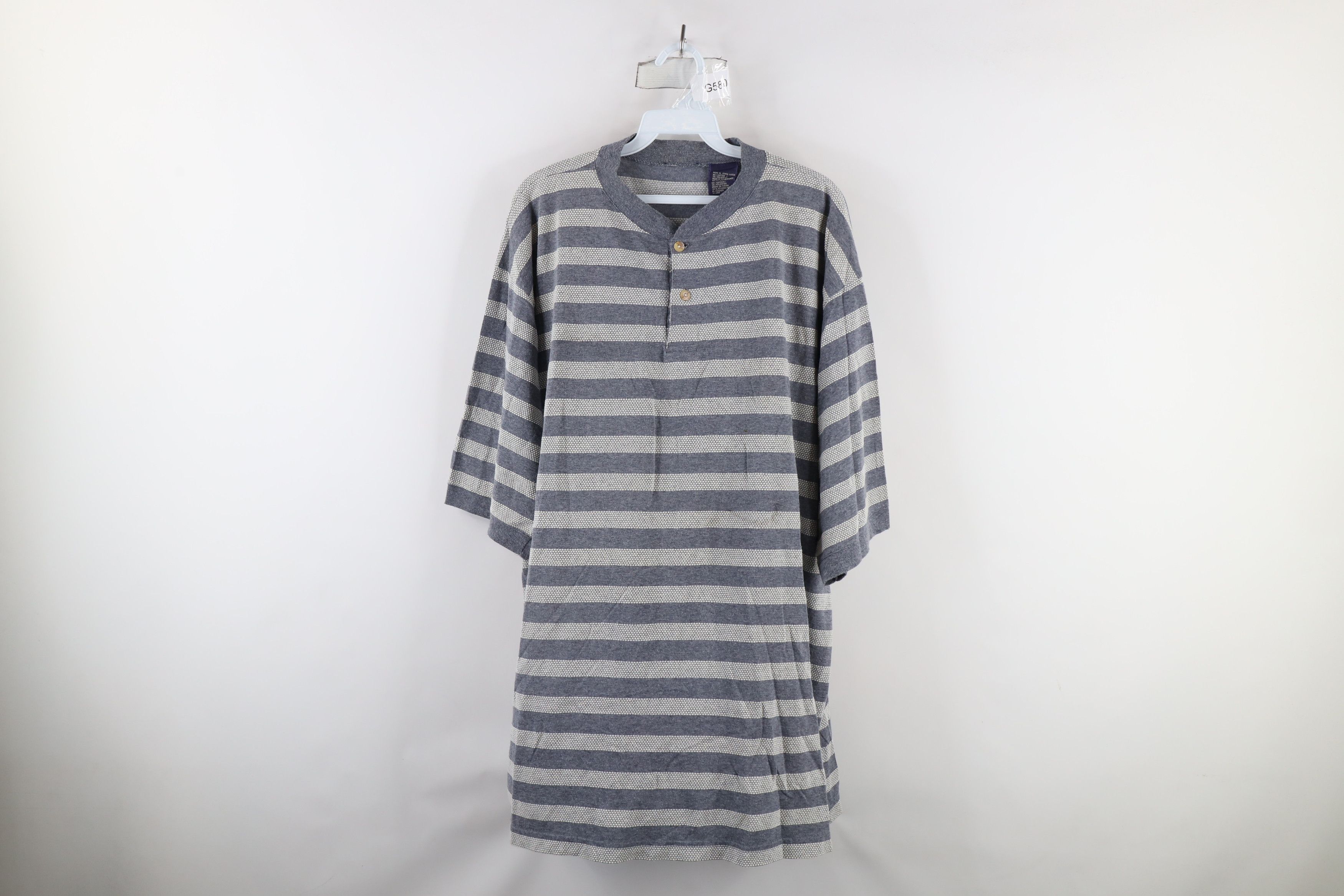 Vintage Vintage 90s Streetwear Knit Short Sleeve Henley T-Shirt Size US XL / EU 56 / 4 - 1 Thumbnail