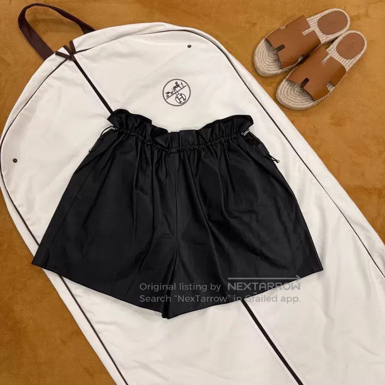 Hermes Hermes Black Flower Bud Leather Short Pants Size 25" / US 0 / IT 36 - 1 Thumbnail