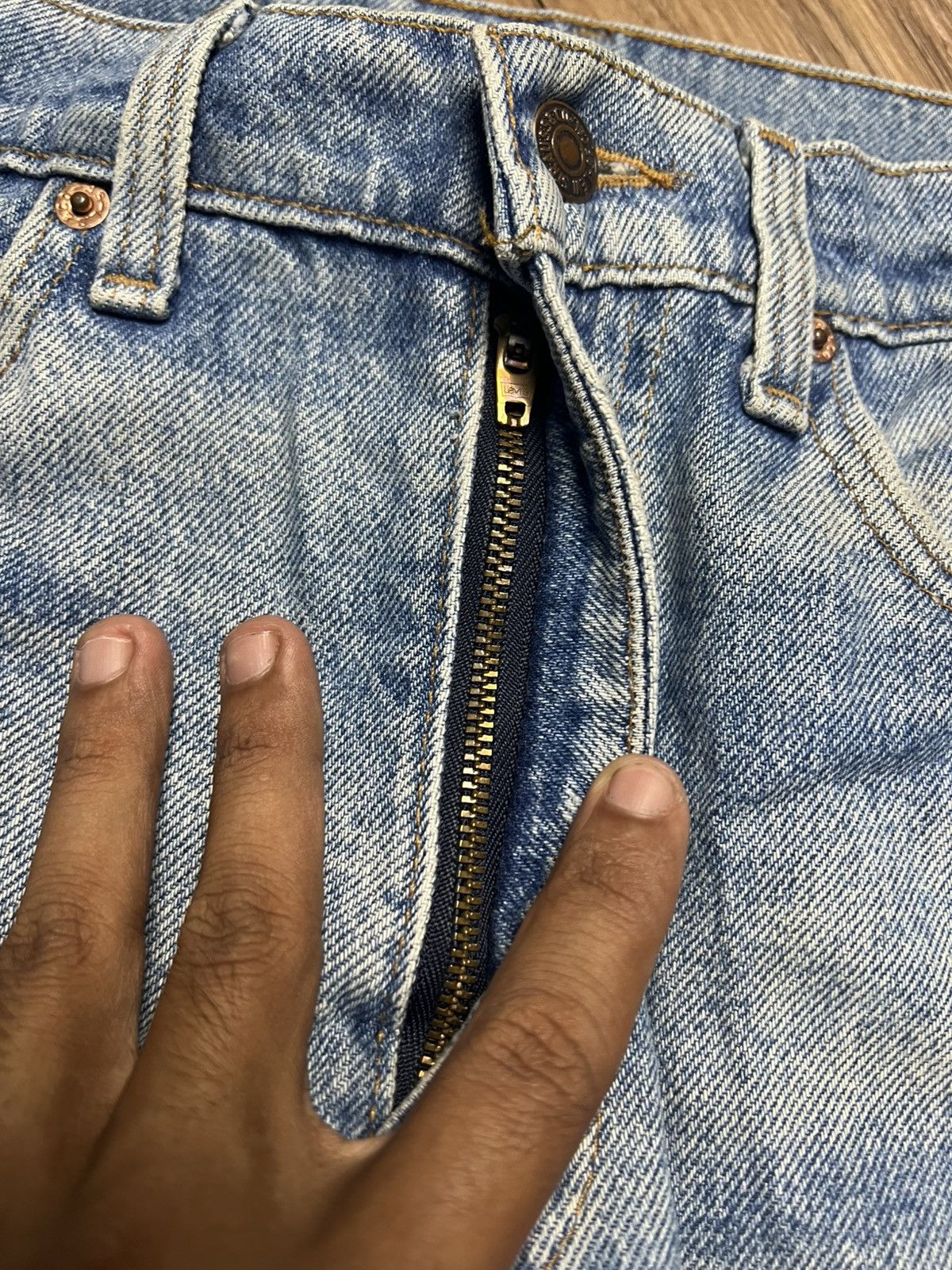 Levi's 90s Vintage Levi’s 505 Regular Fit Jeans - Made in USA (43) Size US 29 - 9 Thumbnail