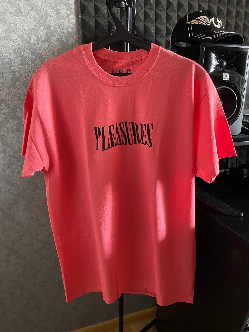 Pleasures Pleasures - Coral Tee Size US L / EU 52-54 / 3 - 1 Thumbnail