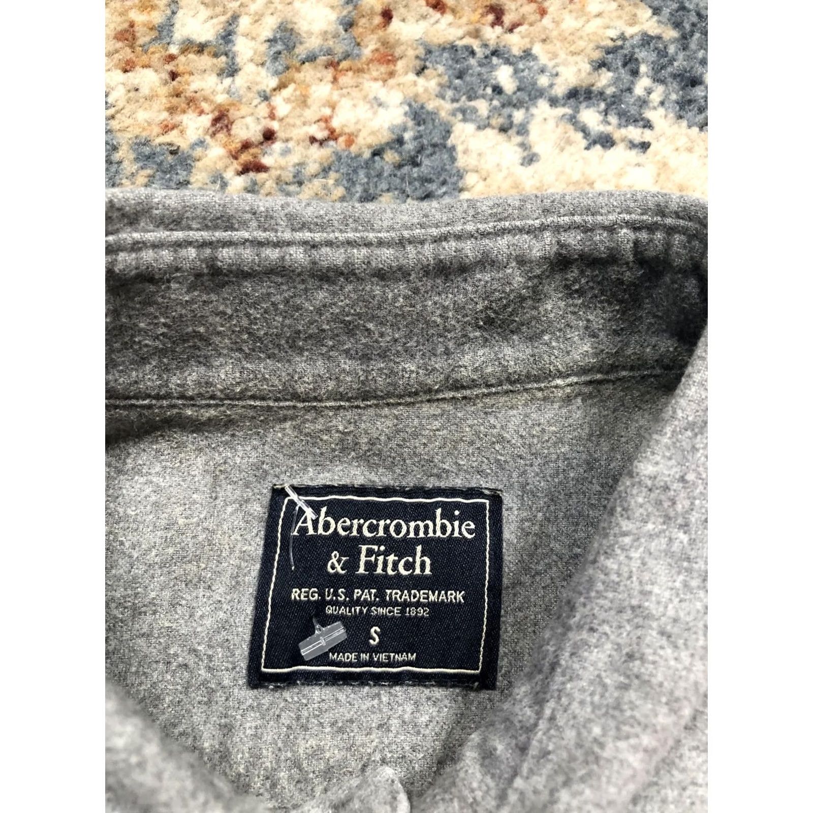 Abercrombie & Fitch Abercrombie & Fitch Shirt Mens Small Gray Flannel Button Front Double Pocket Size US S / EU 44-46 / 1 - 7 Thumbnail
