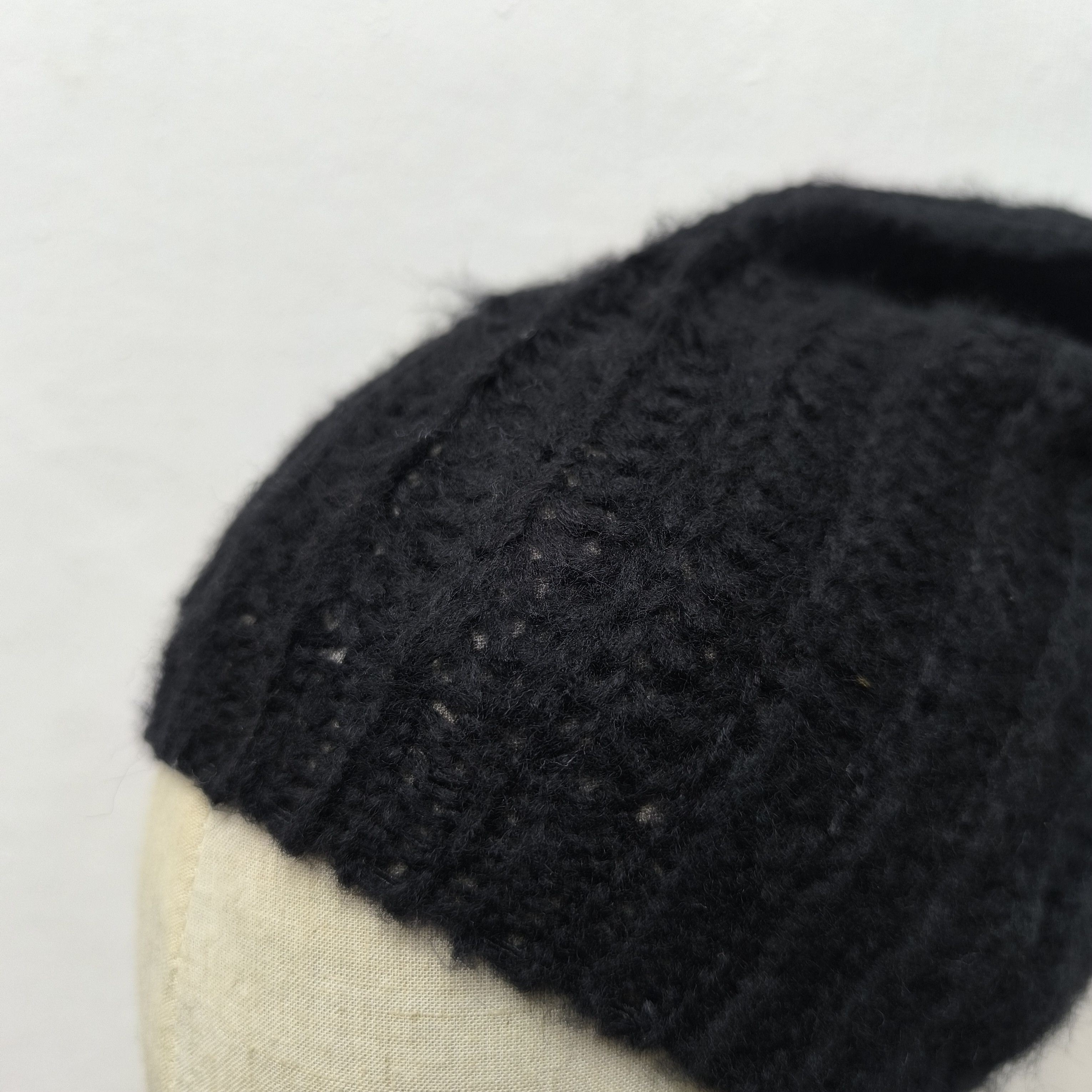 Japanese Brand 💥 DIvided by h&m blacl label knit pull on beanie hat Size ONE SIZE - 3 Thumbnail