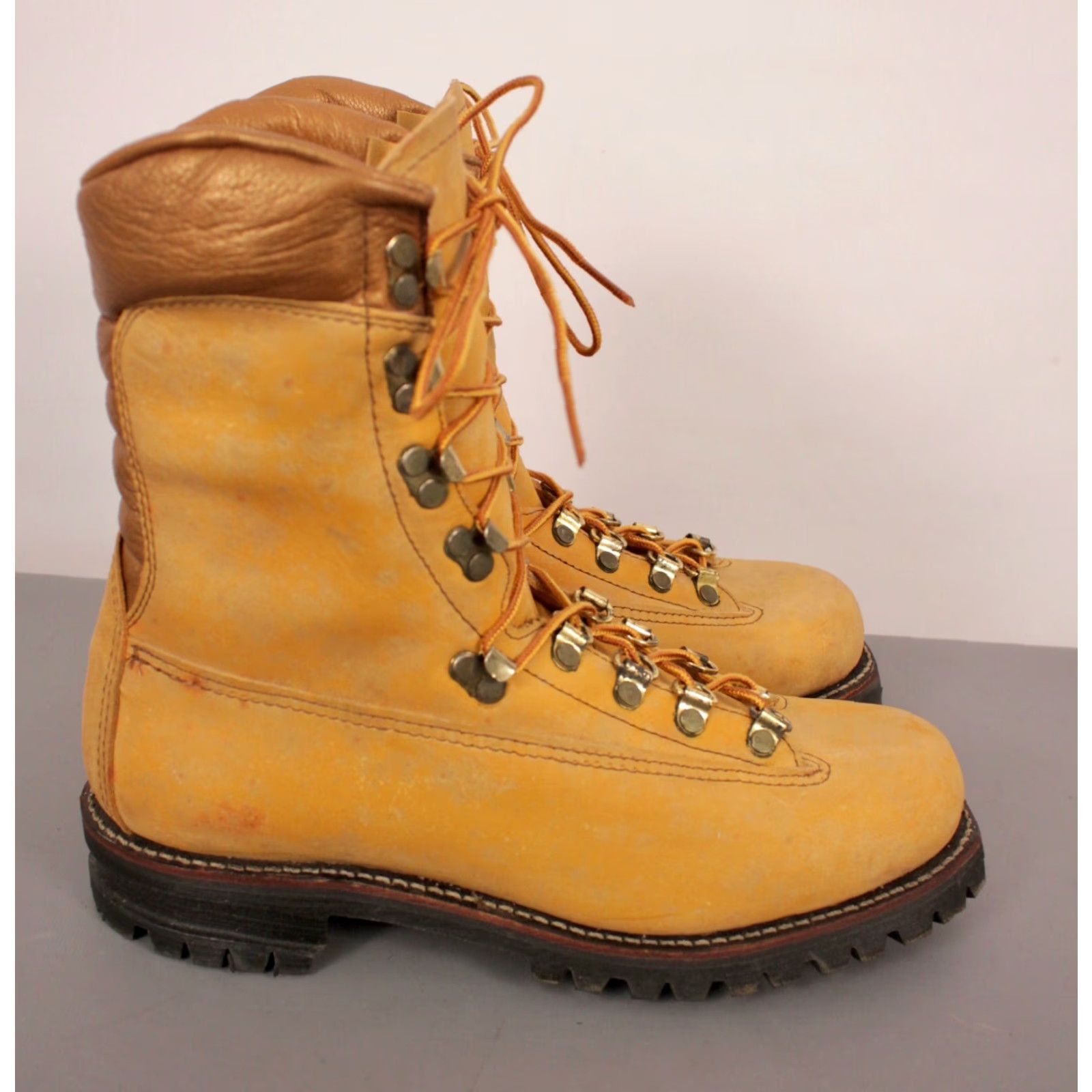 Mason's VINTAGE Mason Boots Mens VTG NOS 1970 Tan Leather Hiking Hunting Sz 7 E 70s Outdoor Shoes Size US 7 / EU 40 - 5 Thumbnail