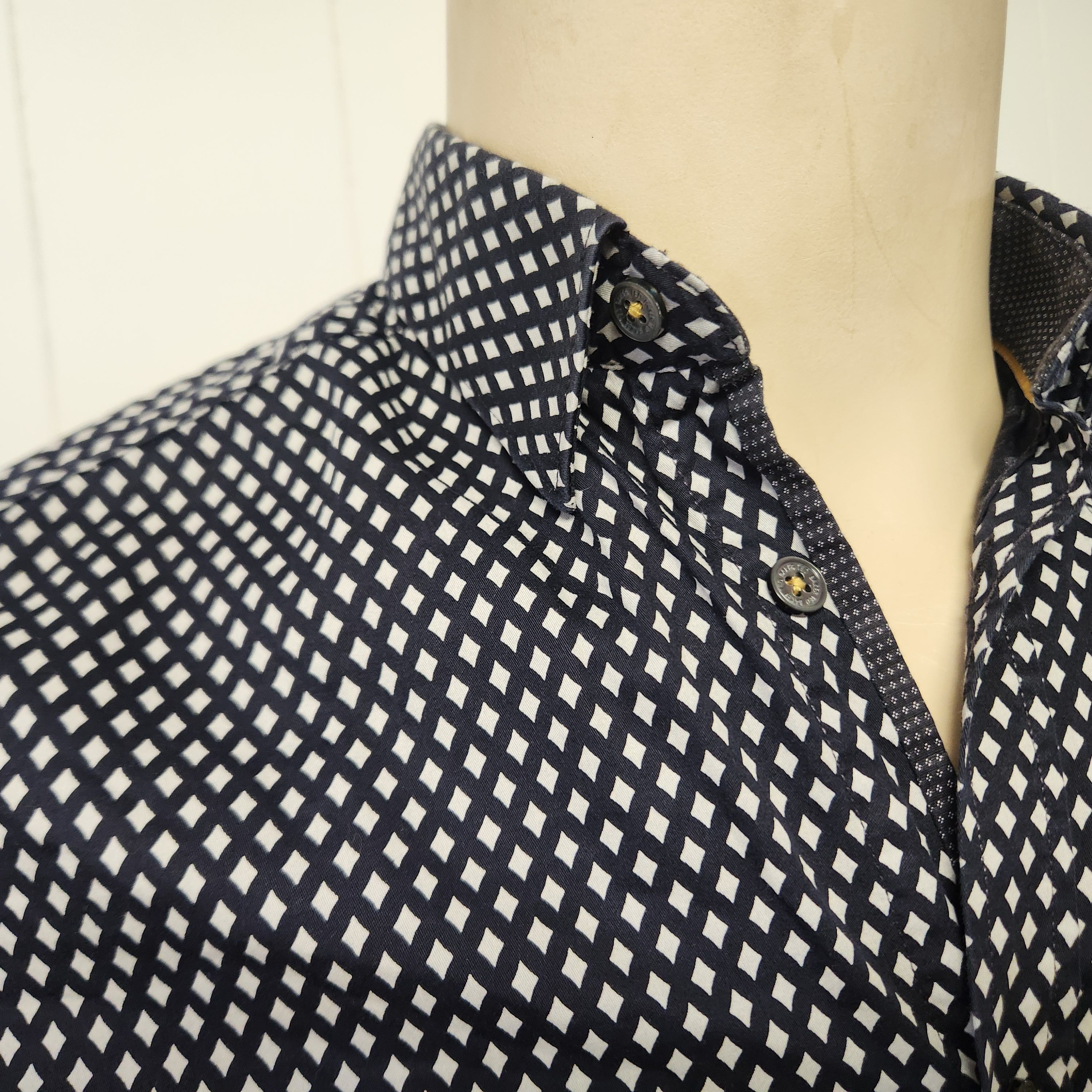 Ted Baker Ted Baker shirt S men's cotton black white geometric Size US S / EU 44-46 / 1 - 5 Thumbnail