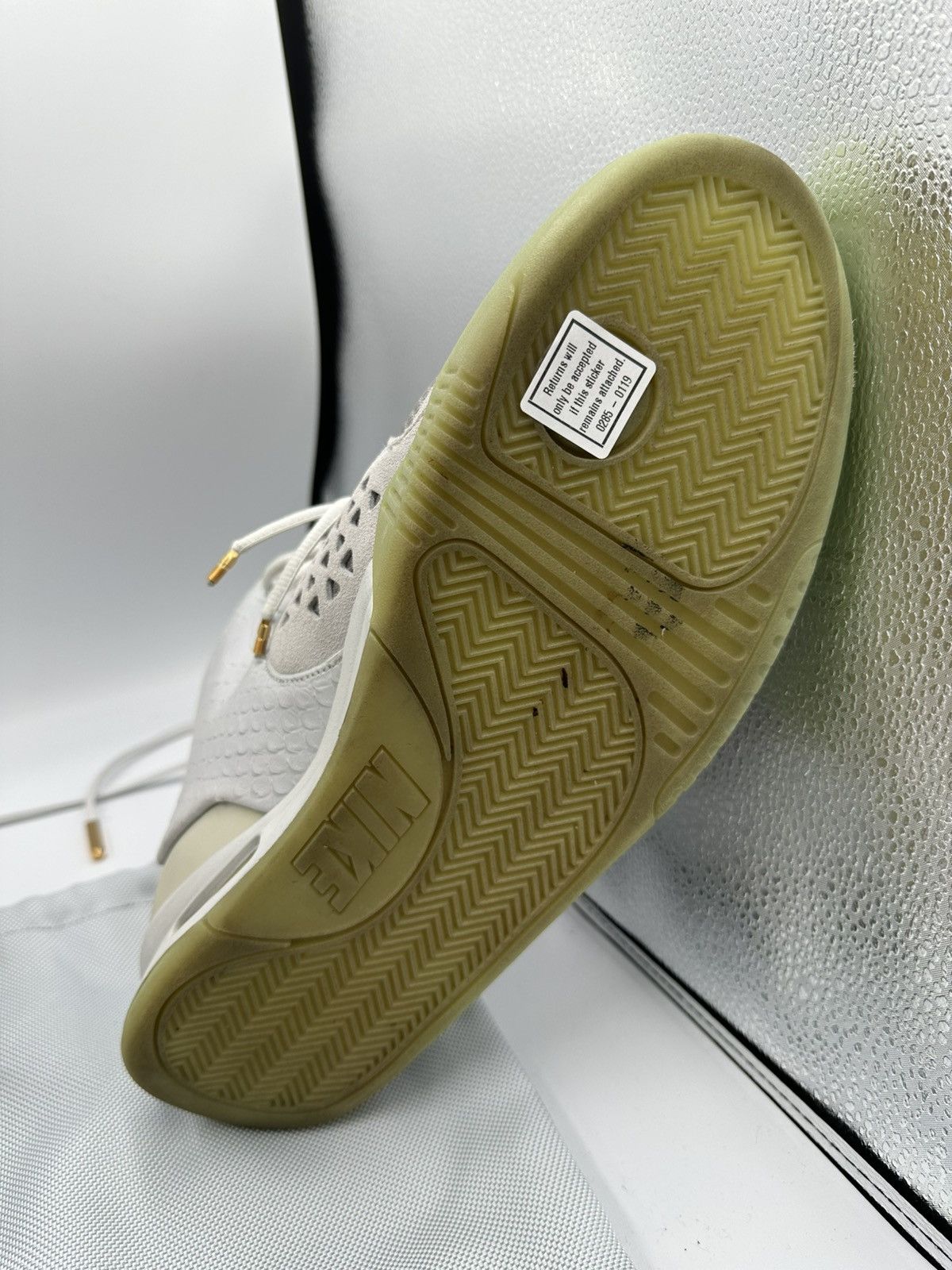 Kanye West × Nike Nike Air Yeezy 2 Platinum Size US 13 / EU 46 - 14 Thumbnail