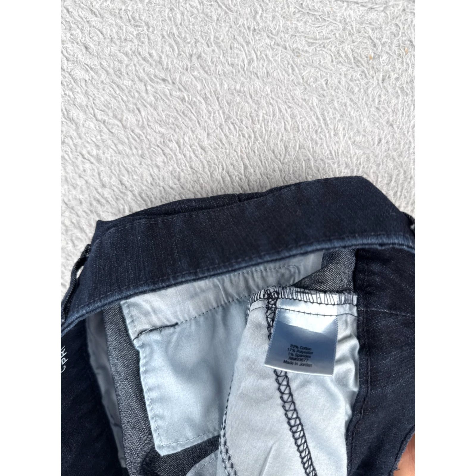 Vintage VINTAGE? No. St. John's Bay Jeans Women Capri 14 Blue Denim 32x19 Mid Rise 19 Inseam Dark Wash Cotton Blend Casual Modern Womens Jeans Size 36" / US 14 / IT 50 - 7 Thumbnail