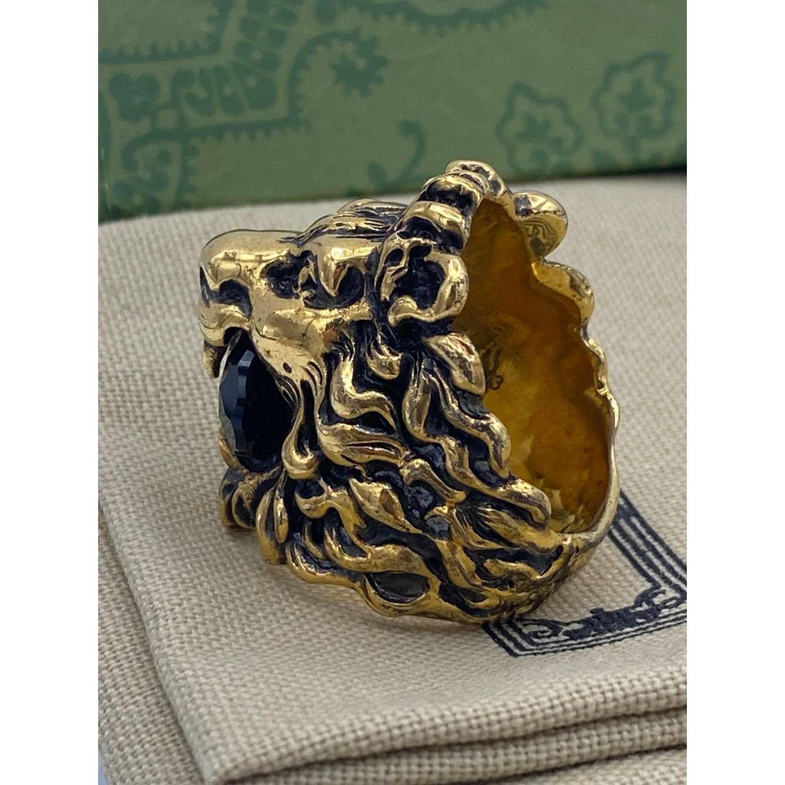 Gucci Gucci Lion Head Ring – Gold-Tone with Black Stone, Size 6 Size ONE SIZE - 6 Thumbnail