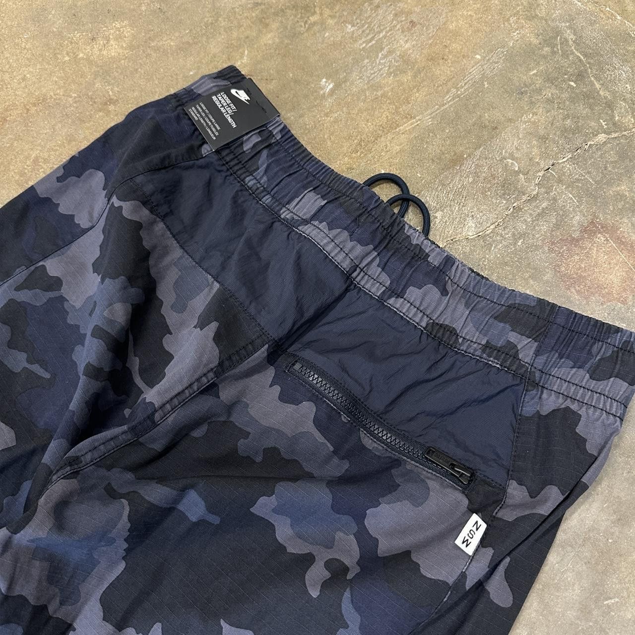Nike New With Tags Nike NSW Track Pants Joggers Medium Camo Size US 32 / EU 48 - 5 Thumbnail
