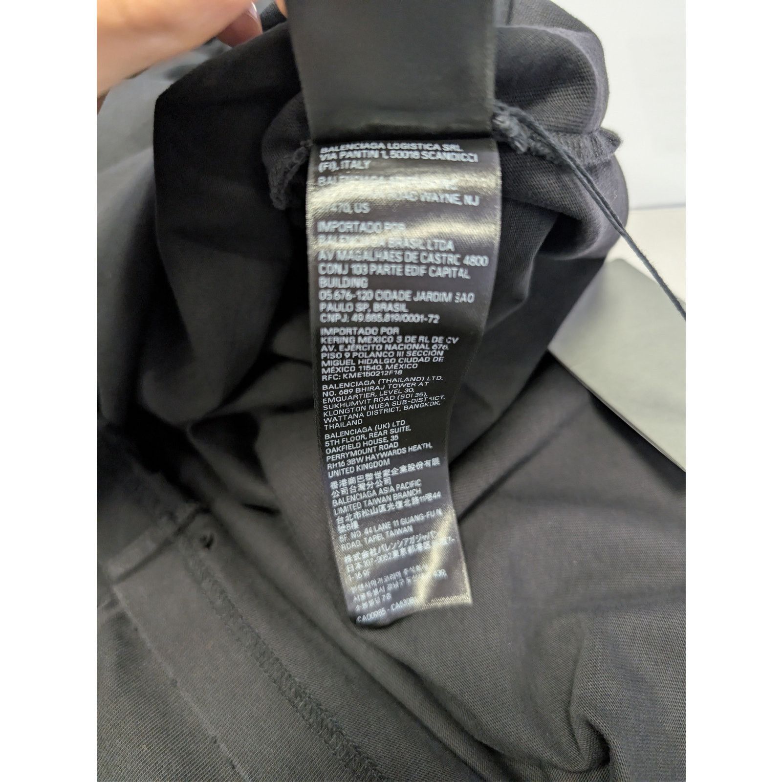 Balenciaga o1rshd1 Vintage Burning Unity Oversized Jersey T-Shirt Black Size US L / EU 52-54 / 3 - 20 Thumbnail