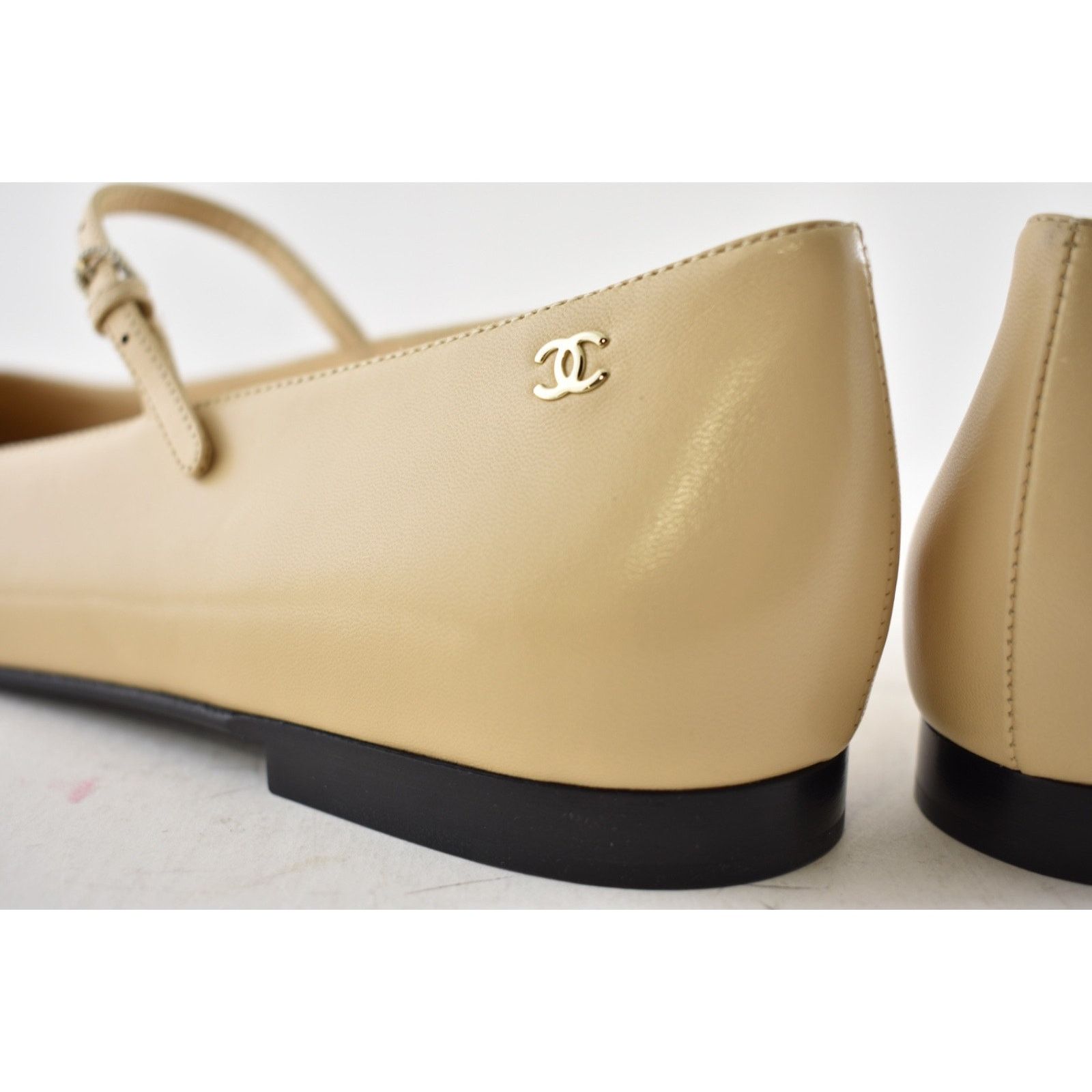 Chanel Chanel 24A Beige Leather Black Logo Mary Jane Ballerina 41.5 Size US 11.5 / IT 41.5 - 17 Thumbnail