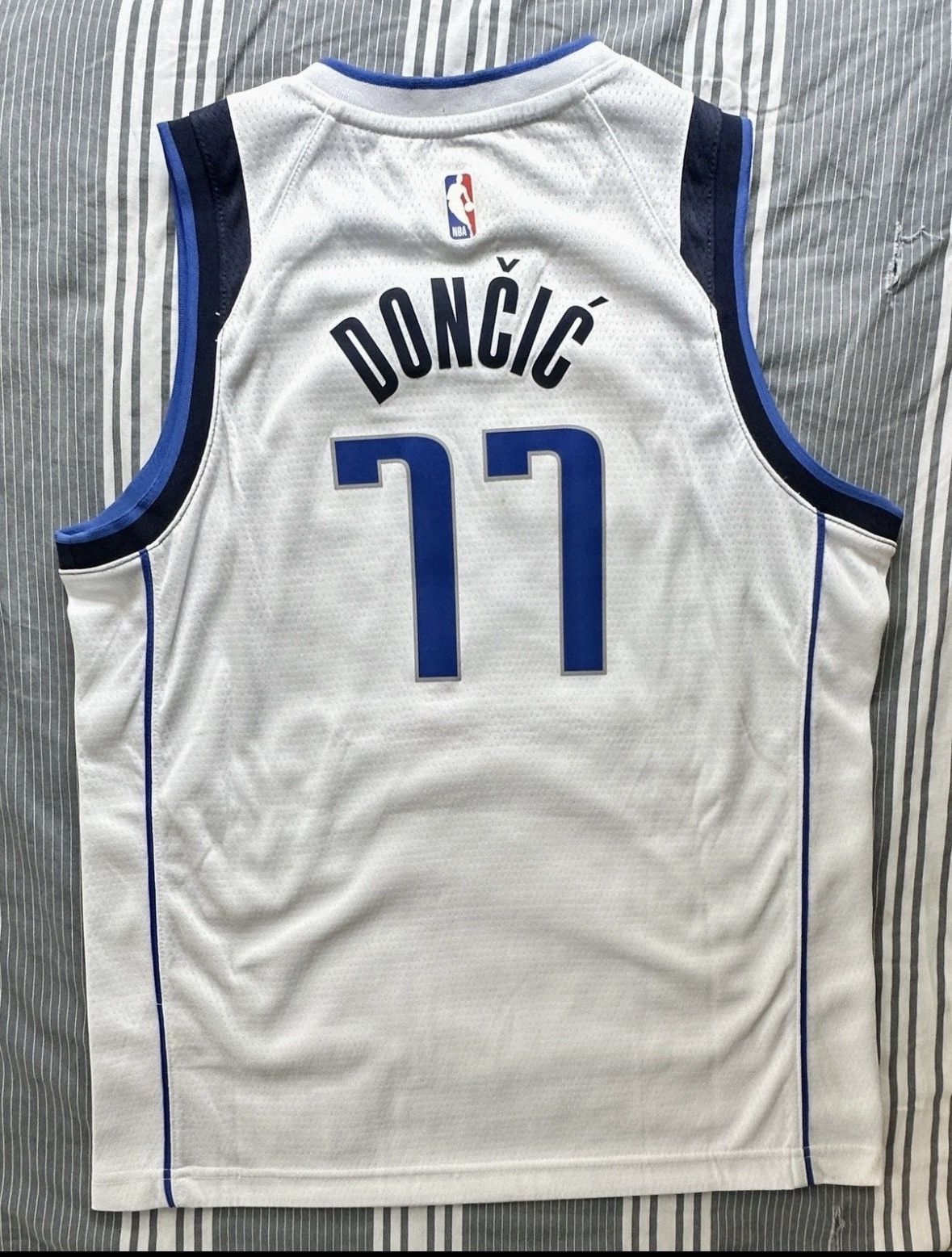 Nike Luka Doncic Jersey Size US S / EU 44-46 / 1 - 4 Thumbnail