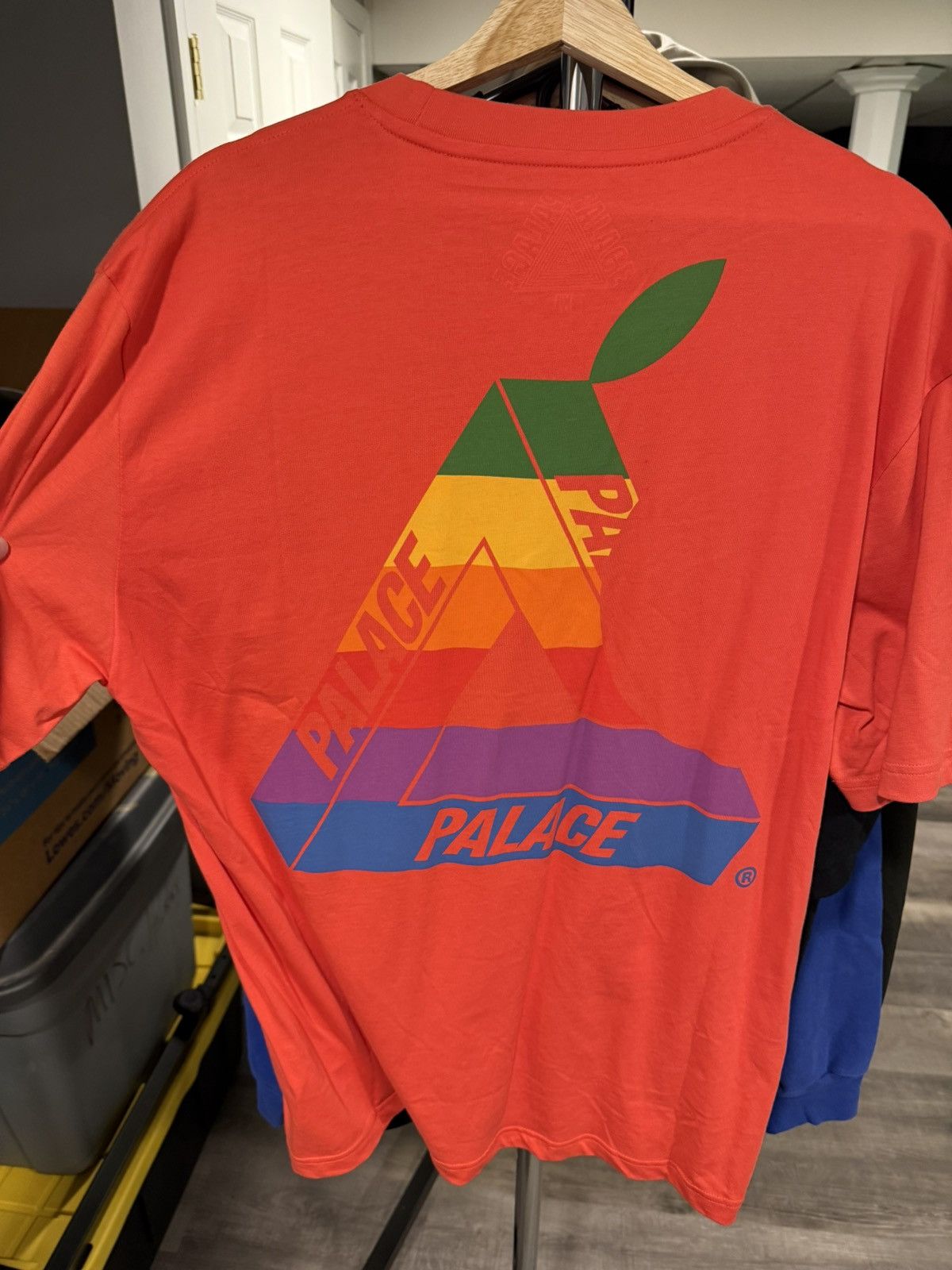 Palace Palace Apple Tri-Ferg T-Shirt XL Pink Size US XL / EU 56 / 4 - 2 Thumbnail