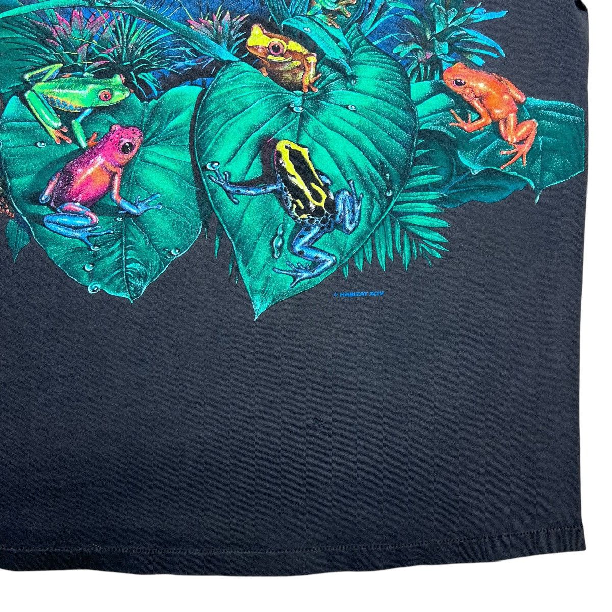 Vintage Vintage 1990s Frog Amphibian Nature Wrap Around Graphic Tee Size US XXL / EU 58 / 5 - 15 Thumbnail