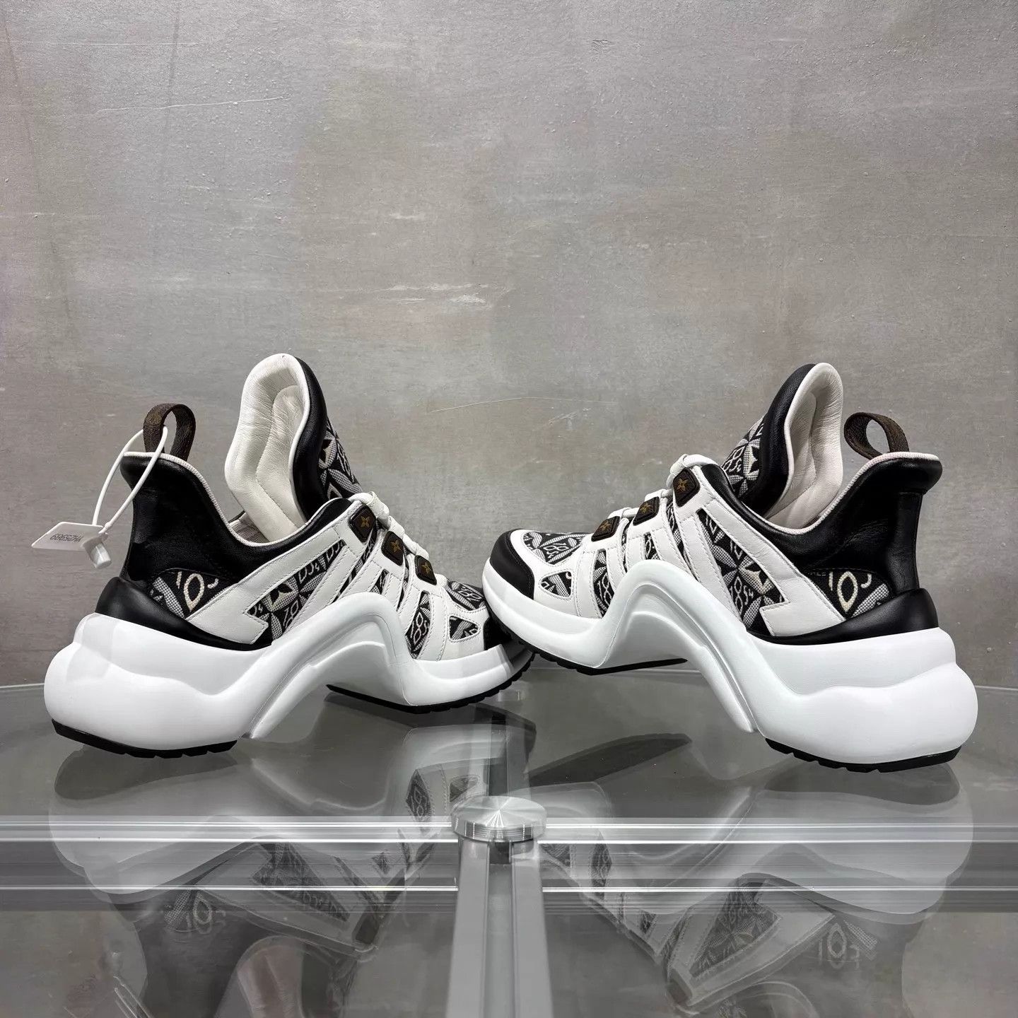 Louis Vuitton LV Black White Monogram Arch Dad Sneaker UK4/38 Size US 7.5 / IT 37.5 - 4 Thumbnail