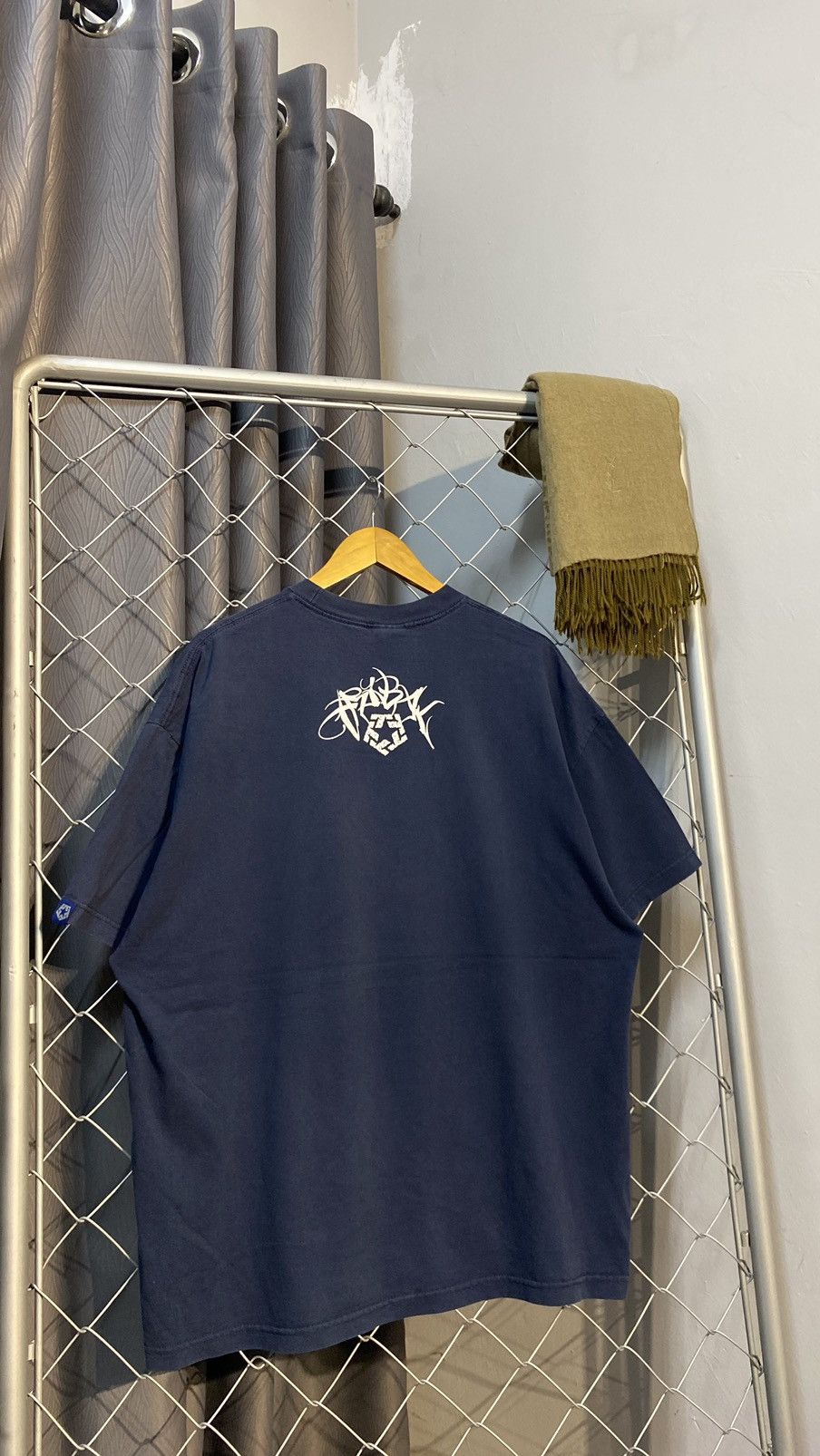 Japanese Brand × Tribal Streetwear × Vintage VINTAGE 90's TRIBAL Y2K GRAPHIC DESIGN TSHIRT XXL Size US XXL / EU 58 / 5 - 2 Thumbnail