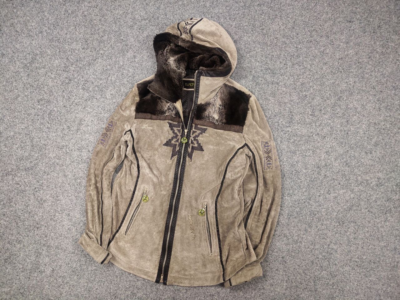 Sportalm Kitzbuhel Sportalm Kitzbühel Ski Jori trekking Corduroy Jacket fur Size M / US 6-8 / IT 42-44 - 2 Thumbnail