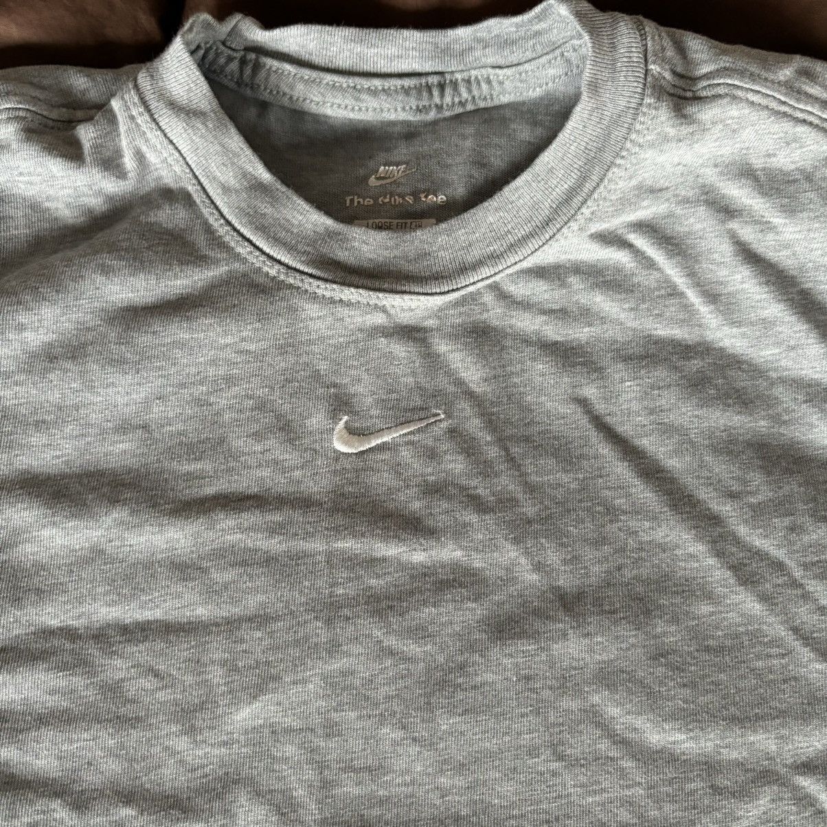 Nike Gray center swoosh the nike tee 100% cotton tshirt Size US S / EU 44-46 / 1 - 3 Thumbnail