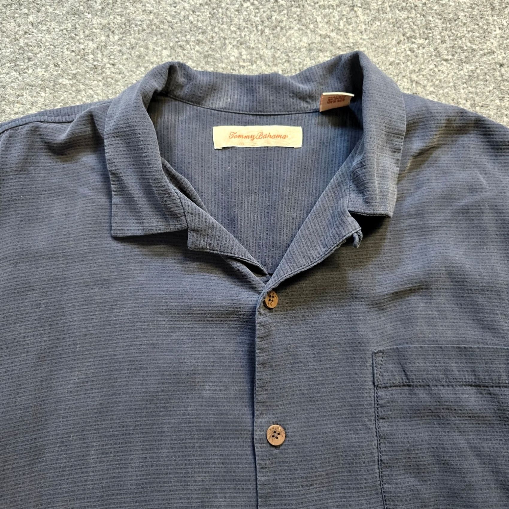 Tommy Bahama Tommy Bahama Shirt Mens L Gray Silk Button Short Sleeve Beachy Casual Basic Size US L / EU 52-54 / 3 - 2 Thumbnail