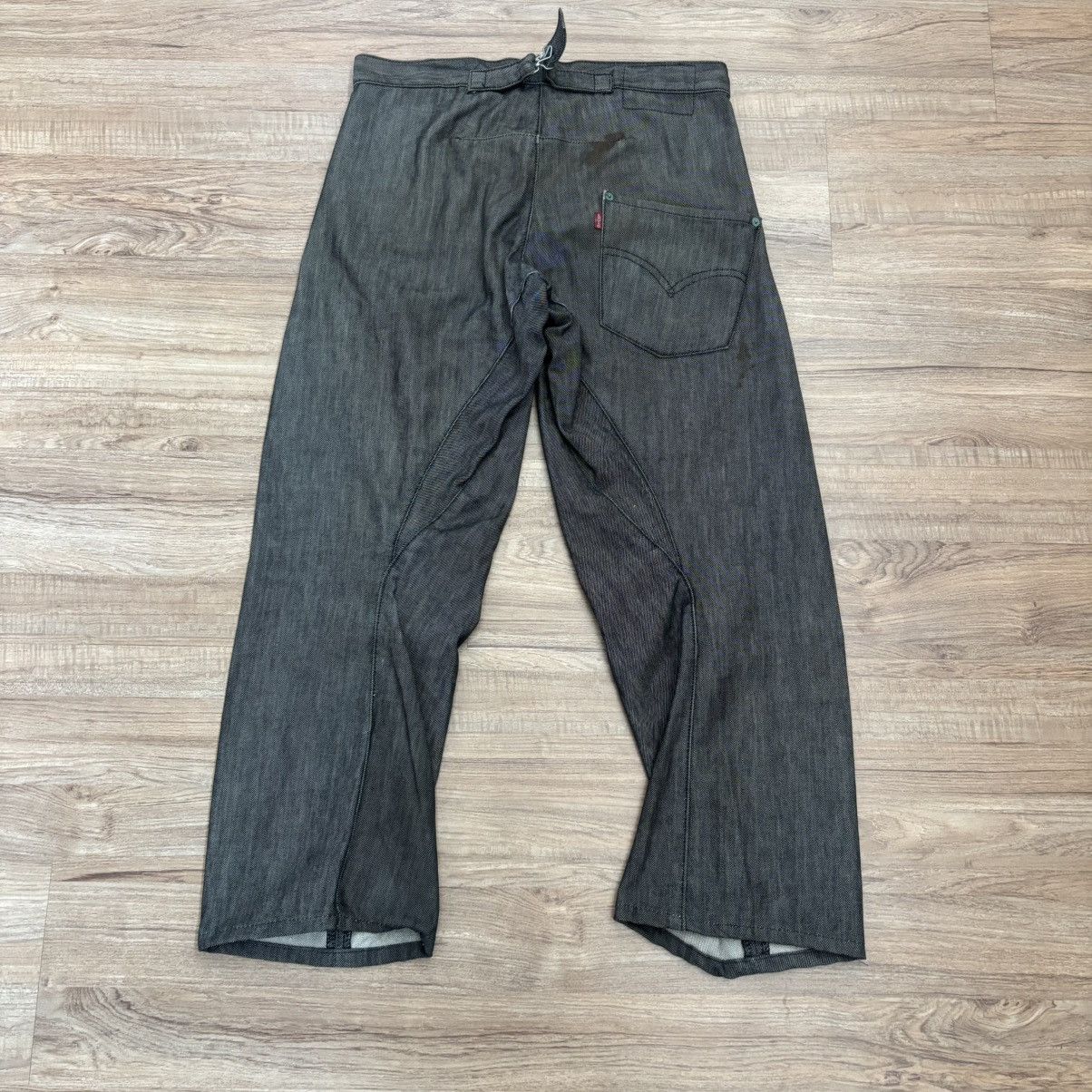 Levi's Vintage Levi’s Engineered Loose Cut Jeans One Pkt Cinch Back Size US 29 - 2 Thumbnail