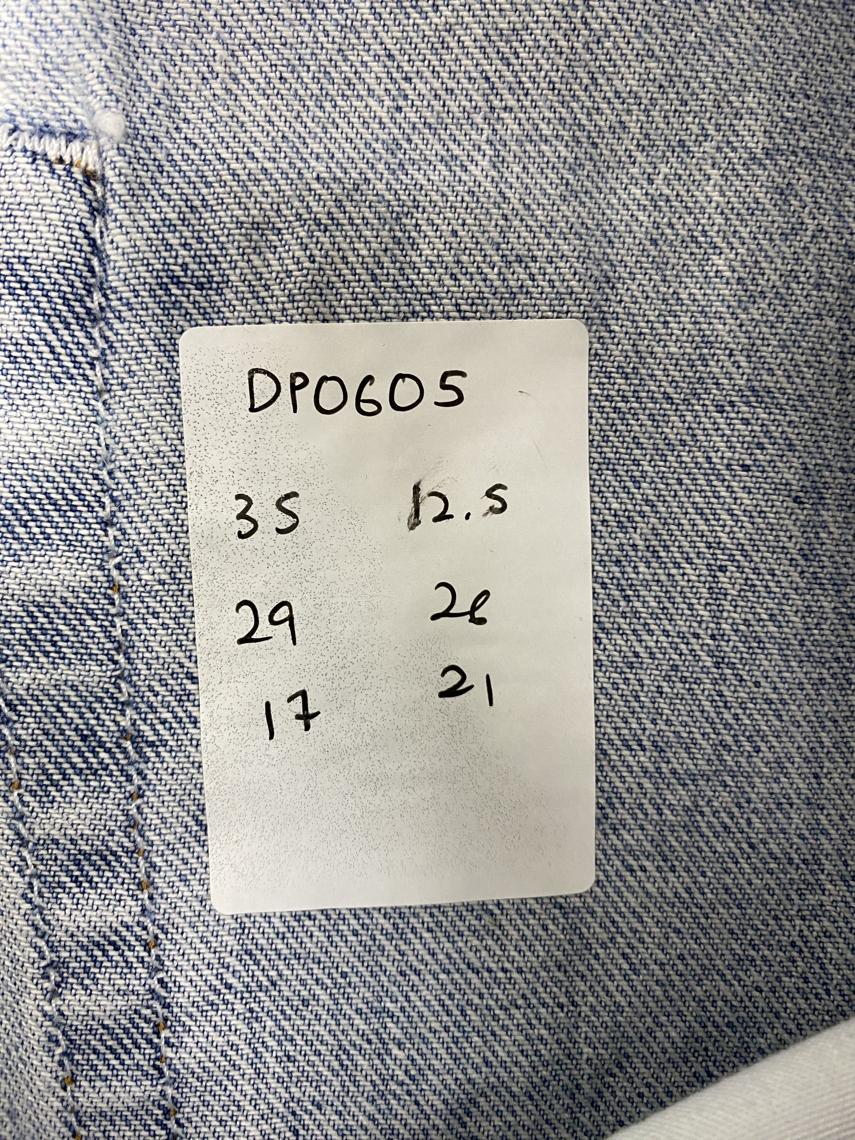 Levi's × Vintage Light Washed Vintage Levis 550 Distressed Jeans Size US 35 - 15 Thumbnail
