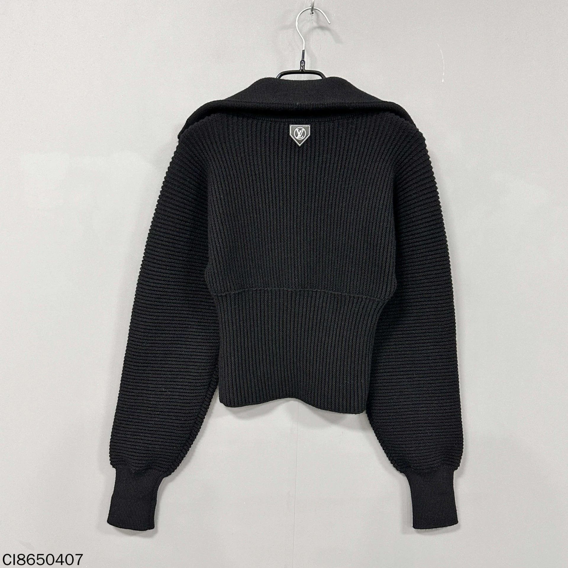 Louis Vuitton Louis Vuitton Black Logo Knit Collar Sweater Size S / US 4 / IT 40 - 1 Thumbnail