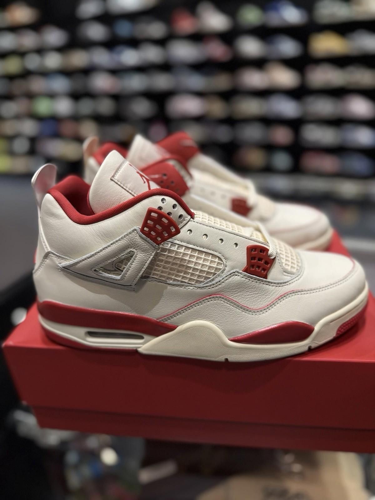 Jordan Brand Nike Air Jordan 4 Retro Valentines Day Size 13.5W / 12M Size US 12 / IT 42 - 3 Thumbnail