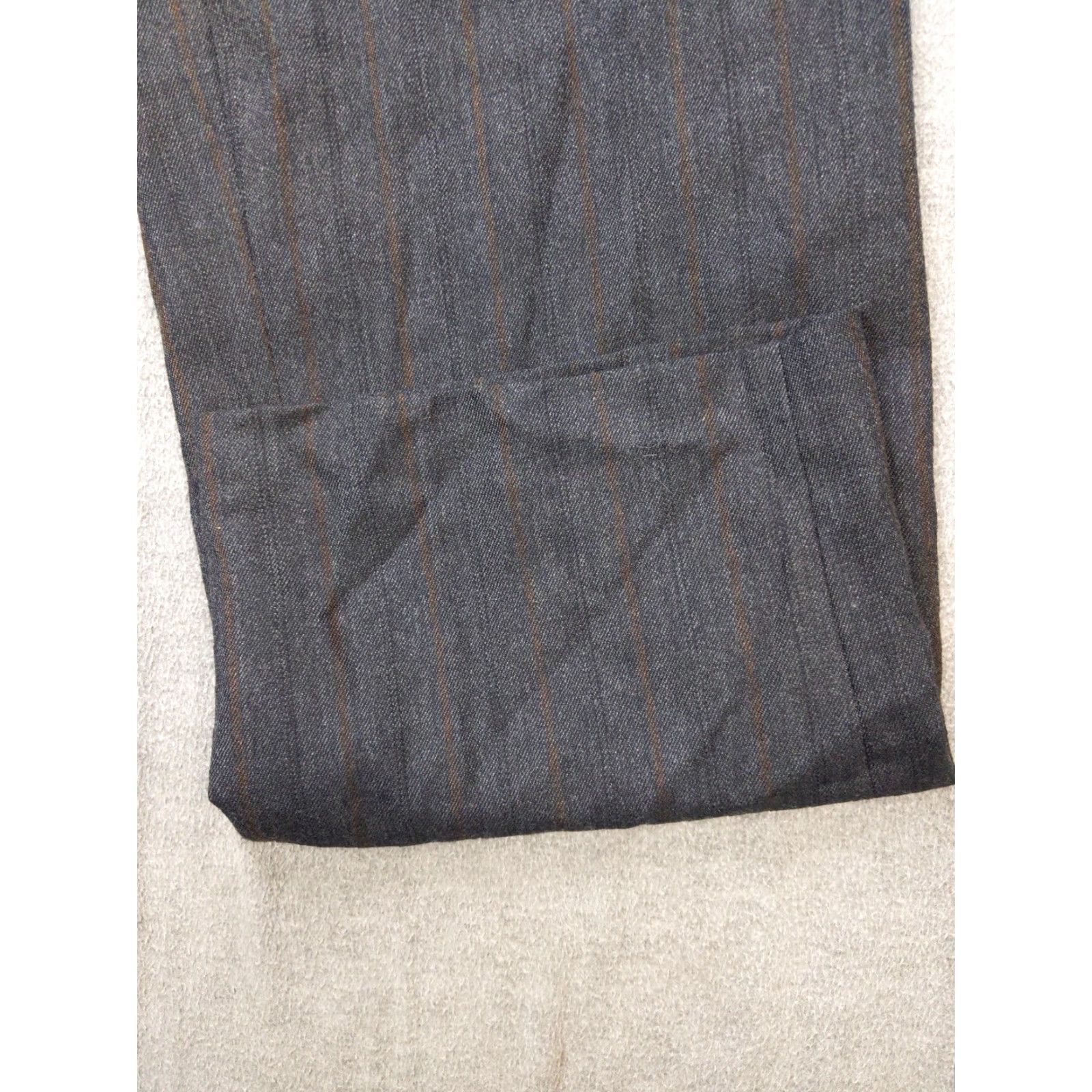 Vintage Harve Benard Pants Womens 12 Gray Wool Pinstripe Dress Workwear Straight Leg Pants, Twill, Lined, Front Zip, Pockets, Flat Front, Business Size 34" / US 12 / IT 48 - 2 Thumbnail