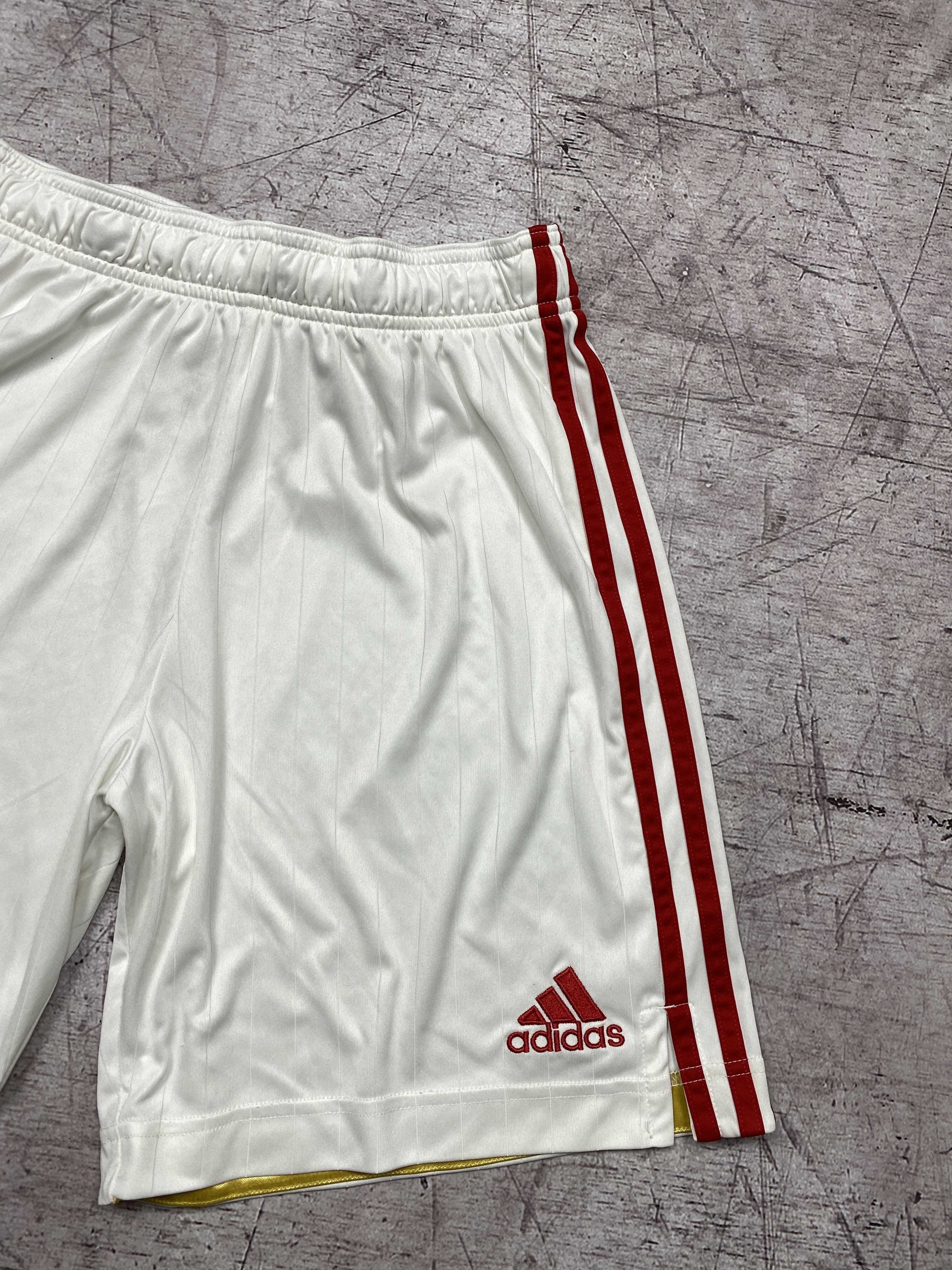 Adidas Adidas Manchester United Vintage Mens Shorts Size US 32 / EU 48 - 2 Thumbnail