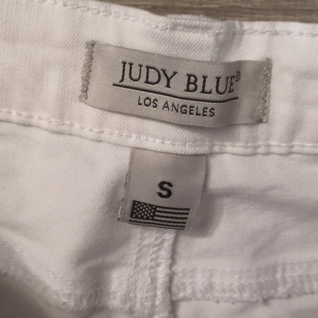 Judy Blue Judy Blue White Distressed Cuff Boyfriend Fit Denim Shorts S Size 27" / US 4 / IT 40 - 3 Thumbnail