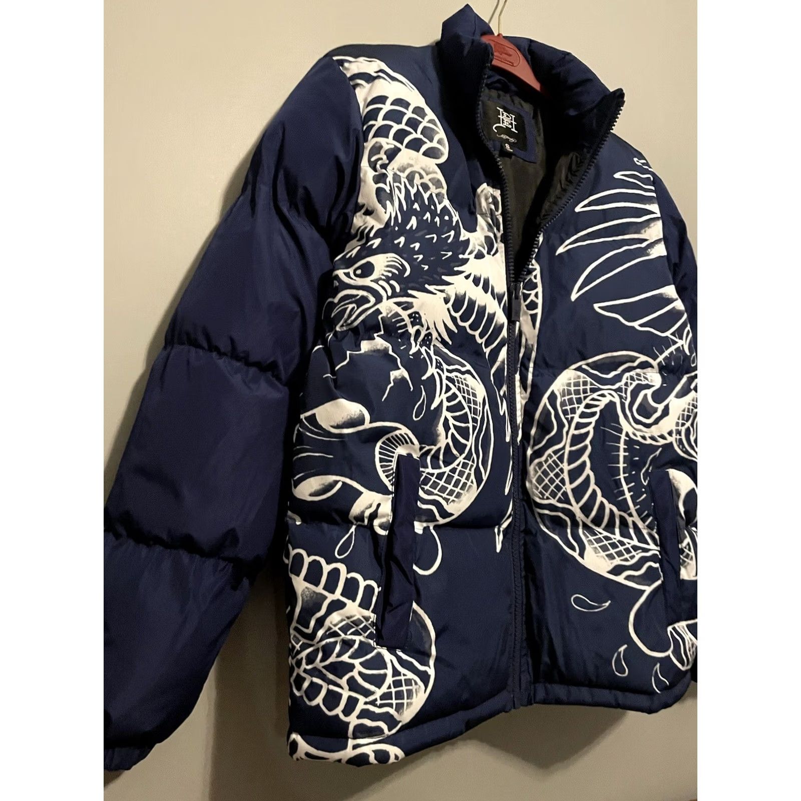 Ed Hardy Ed hardy Puffer Jacket Blue And White Size Small Unisex Adults S Jacket Blue Puffer Logo Zipper 90s? Size S / US 4 / IT 40 - 5 Thumbnail