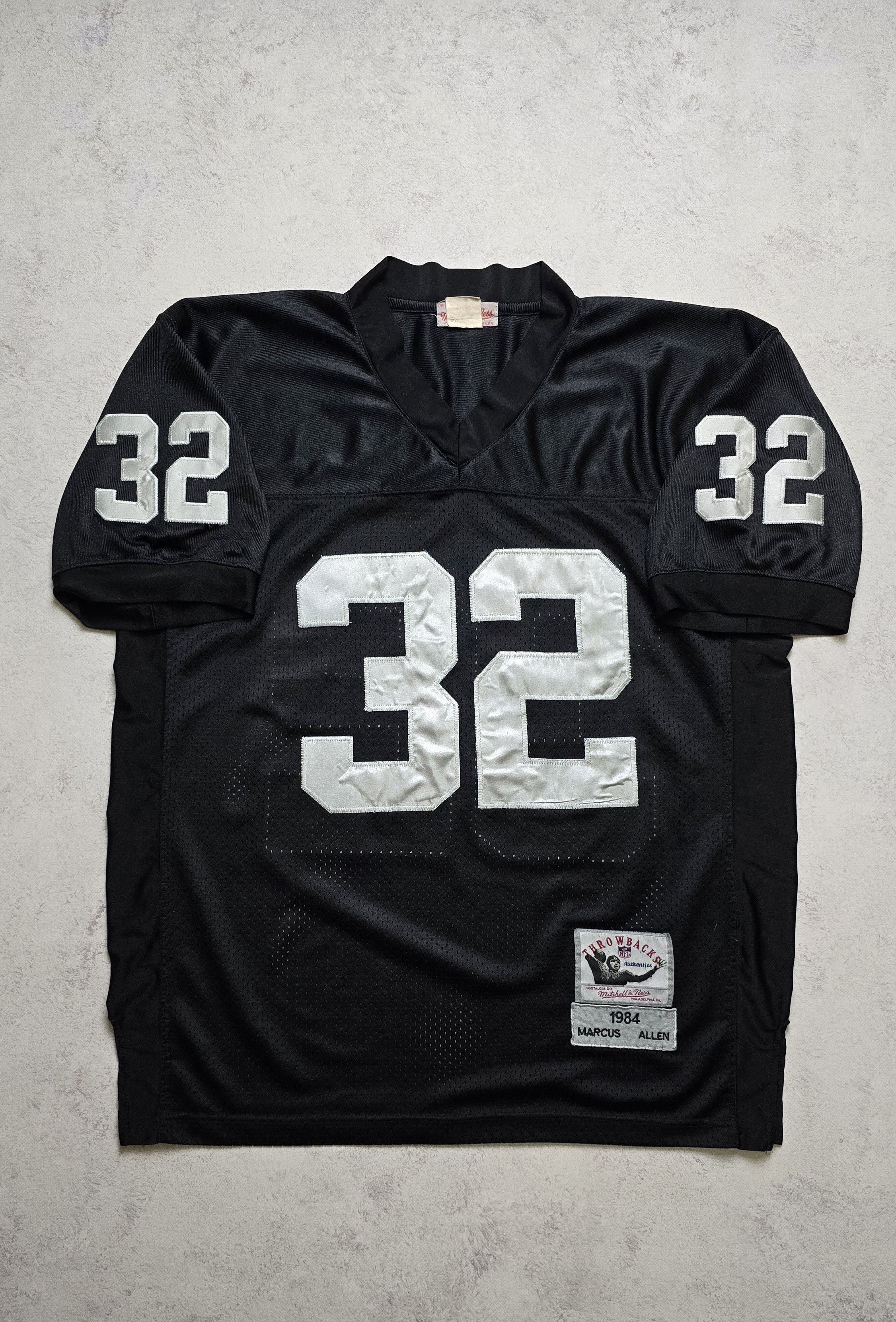 Mitchell & Ness 1984 Marcus Allen #32 Los Angeles Raiders Jersey Size US XL / EU 56 / 4 - 2 Thumbnail